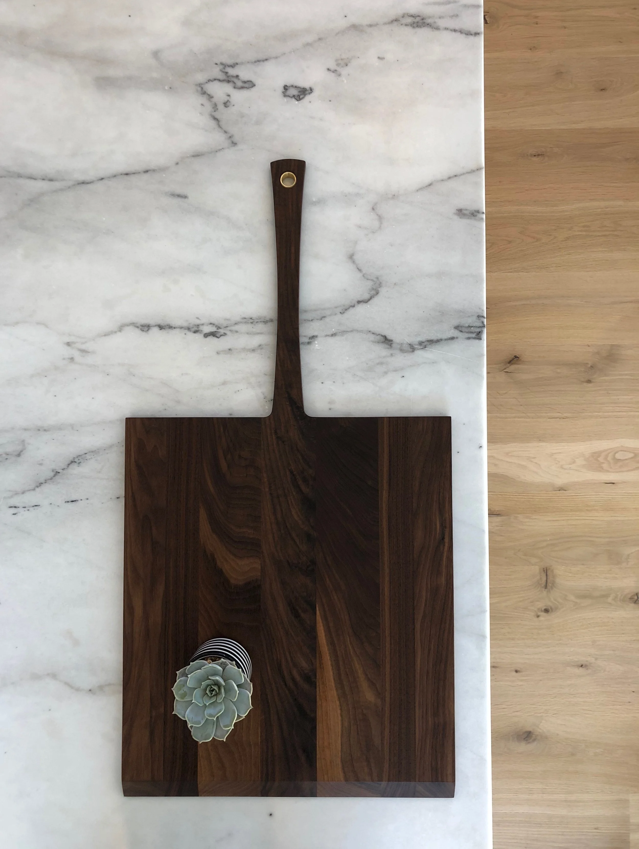 Walnut pizza serving board.jpeg