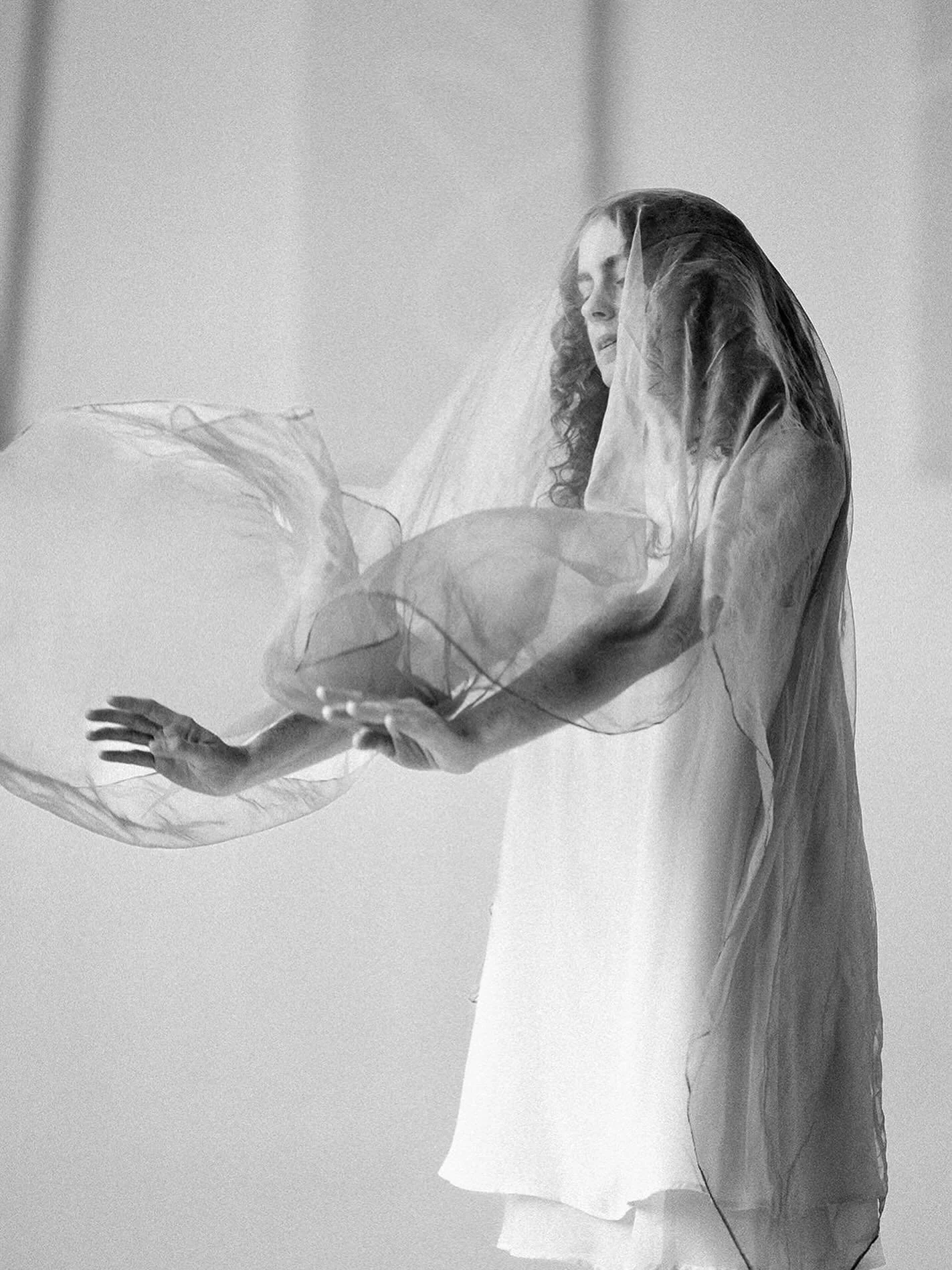The Eternal One-‘Haunting to Healing’
🪽come see her @orhdance
Oct 25, 2pm* & 4pm
@mcguffeyartcenter
🎟️ link in bio @orhdance
🫖 tea from @philosopherstea
🎶 guest Andrew Rivard Hill
dancers: @rmt3263 @aquranicholson @audreyknab