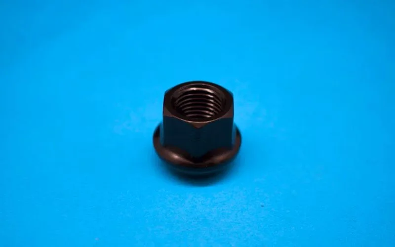 r13-nut-black-2.jpg