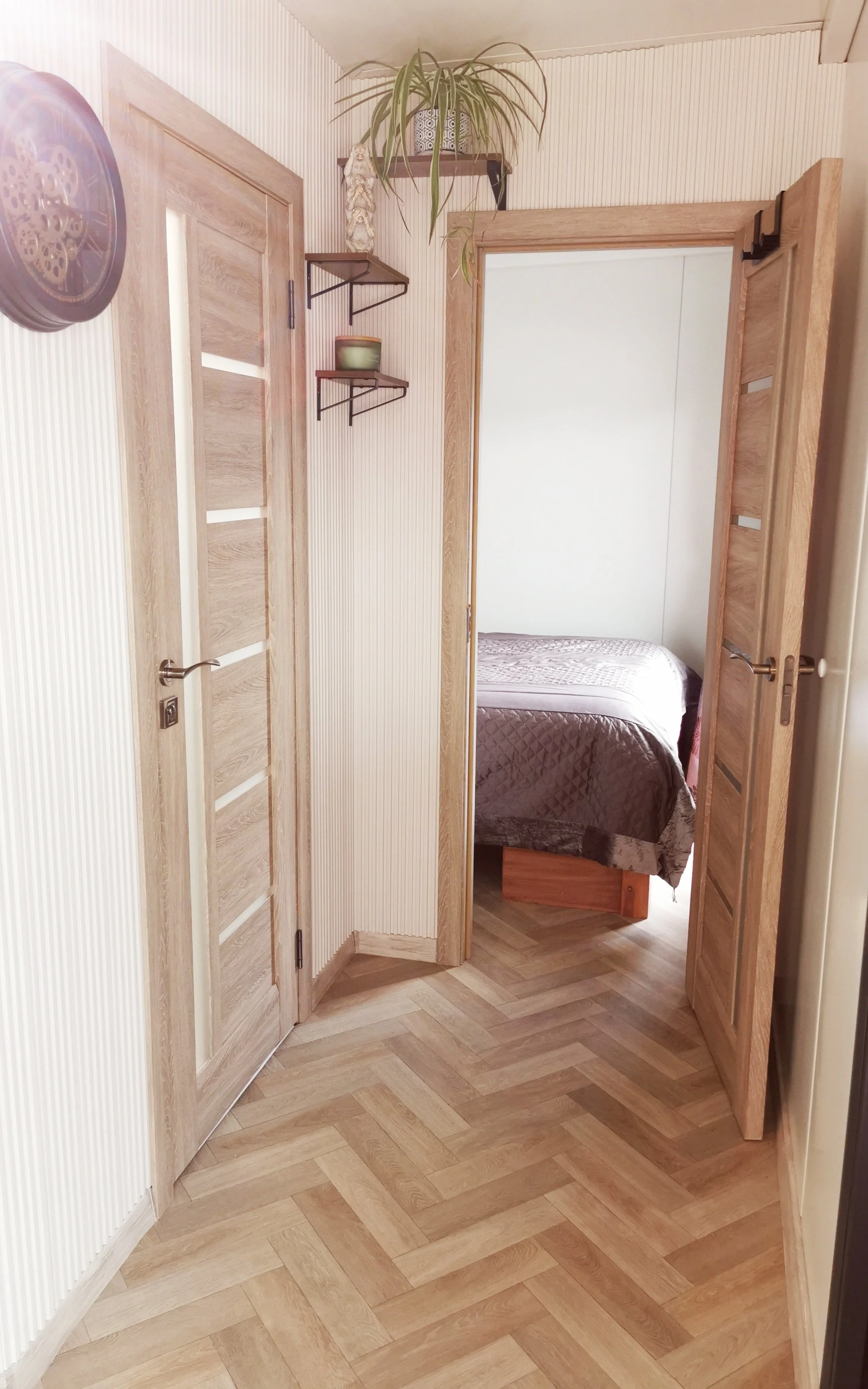 Hallway to the bedroom