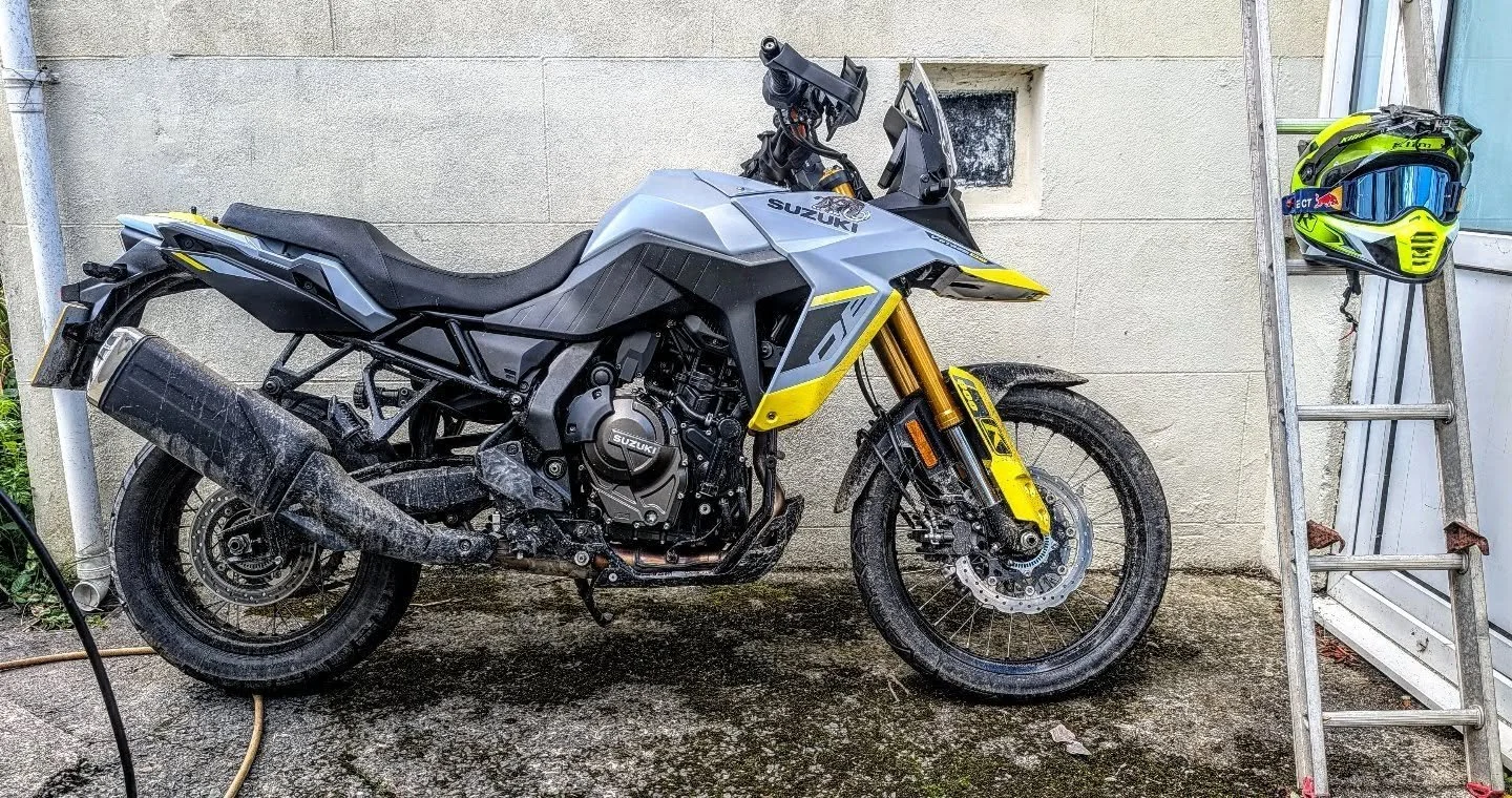 Pilot Corky

The next chapter.

Big thanks to @jdracing100 for introducing me to the 800DE and to @hessler_rallye_team for Inspiration. Very grateful that the stars aligned and I get to ride again. 

Cheers everyone.