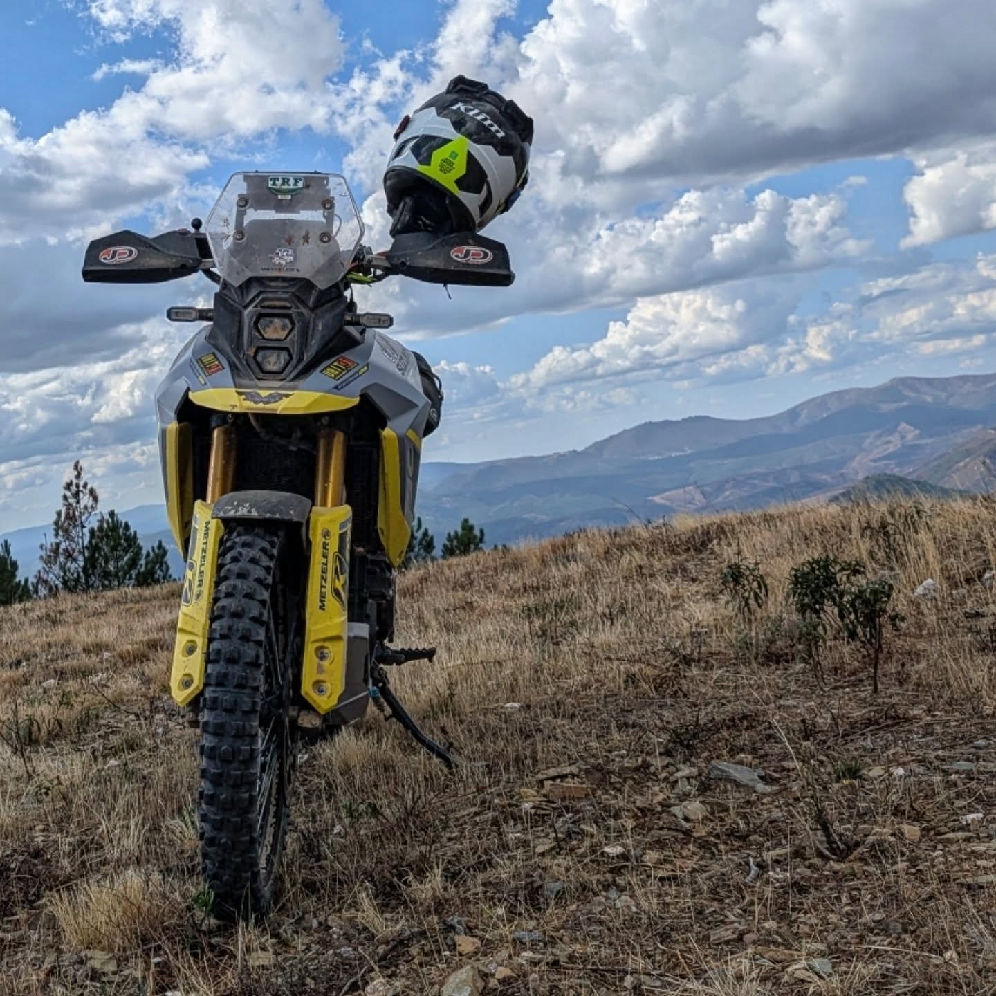 Pilot: Corky

Another great day. Technical trails in the morning, open flowing tracks in the afternoon. Quite a few  detours up hill climbs throughout the day. 

Thanks to Dave and Stu for the company in the afternoon. We met last night in the bar an