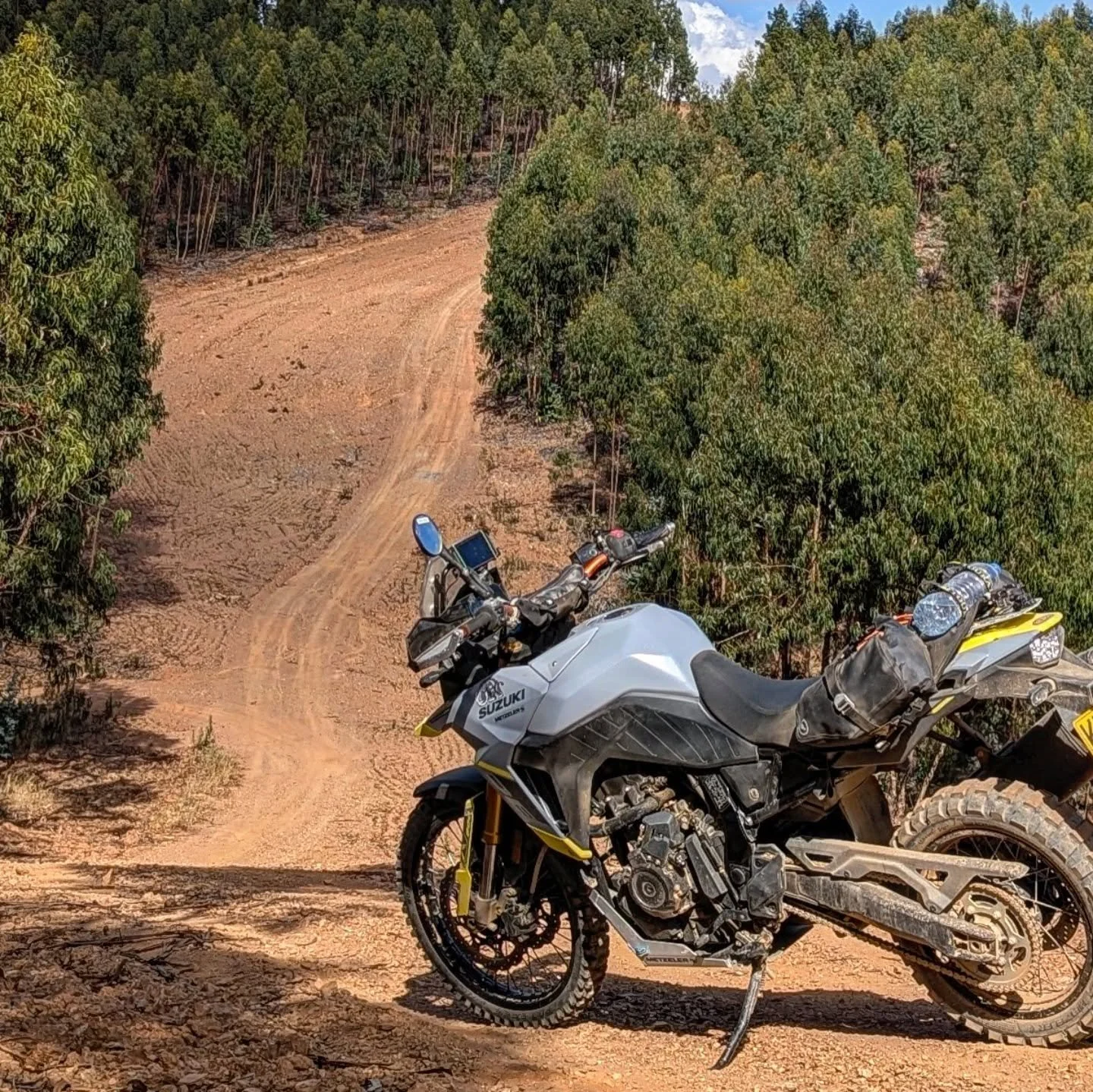Forest sections are always a whole bunch of fun. Another cracking day. 

#klimlife
#metzelermoto
#giantloopmoto 
#torsdistillery 
#jdracing100
#hesslersuzuki
#heavyenduro
#suzuki800de