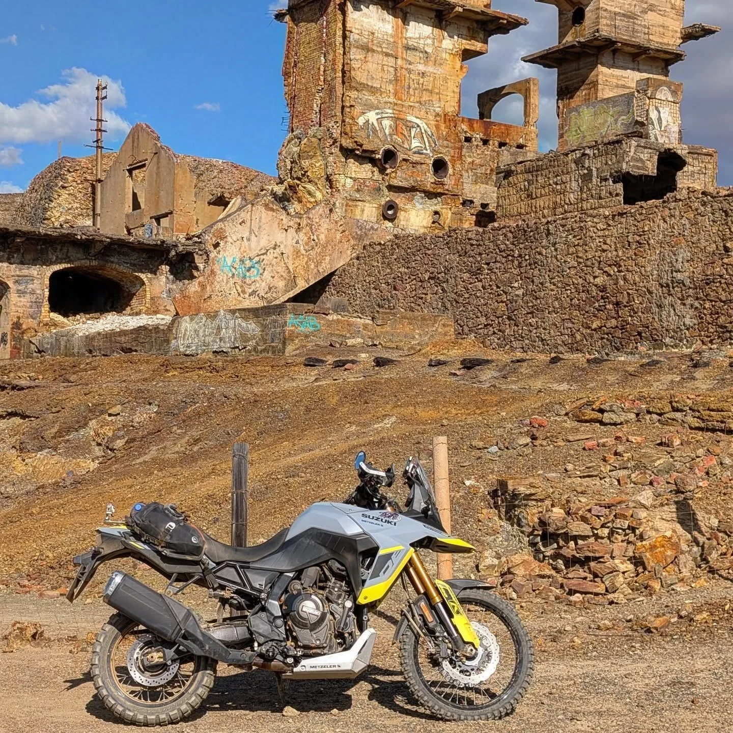 Unidade Fabril Altos-Fornos 1

Modifications:

Handlebars: JD Racing KTM Fat Bar
Rear brake lever: Hessler Racing
Front brake and clutch levers: Hessler Racing
Bash plate: JD Racing Suzuki 
Bar riser: Hessler Racing
Preload mount when removing passen