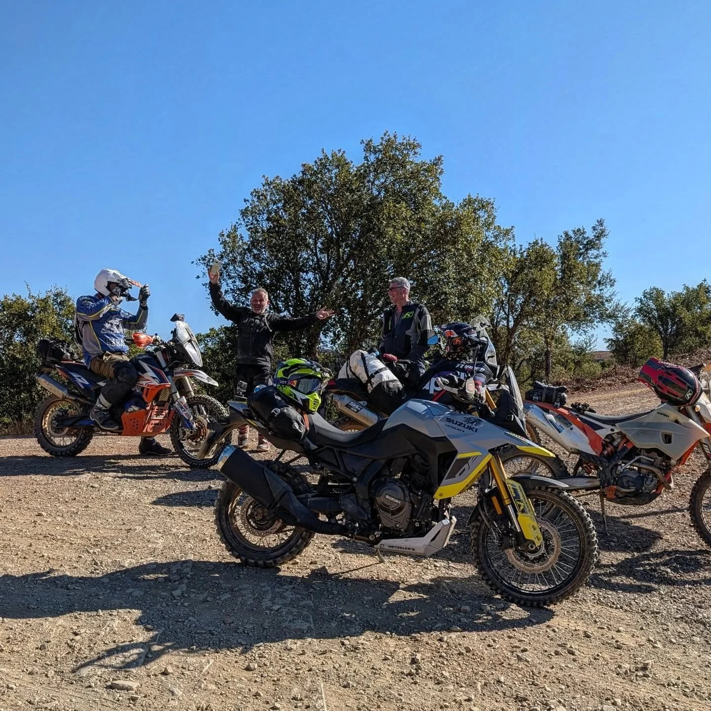 Great to meet up with Howard and Ian for a bit of riding this morning. Happy trails guys.