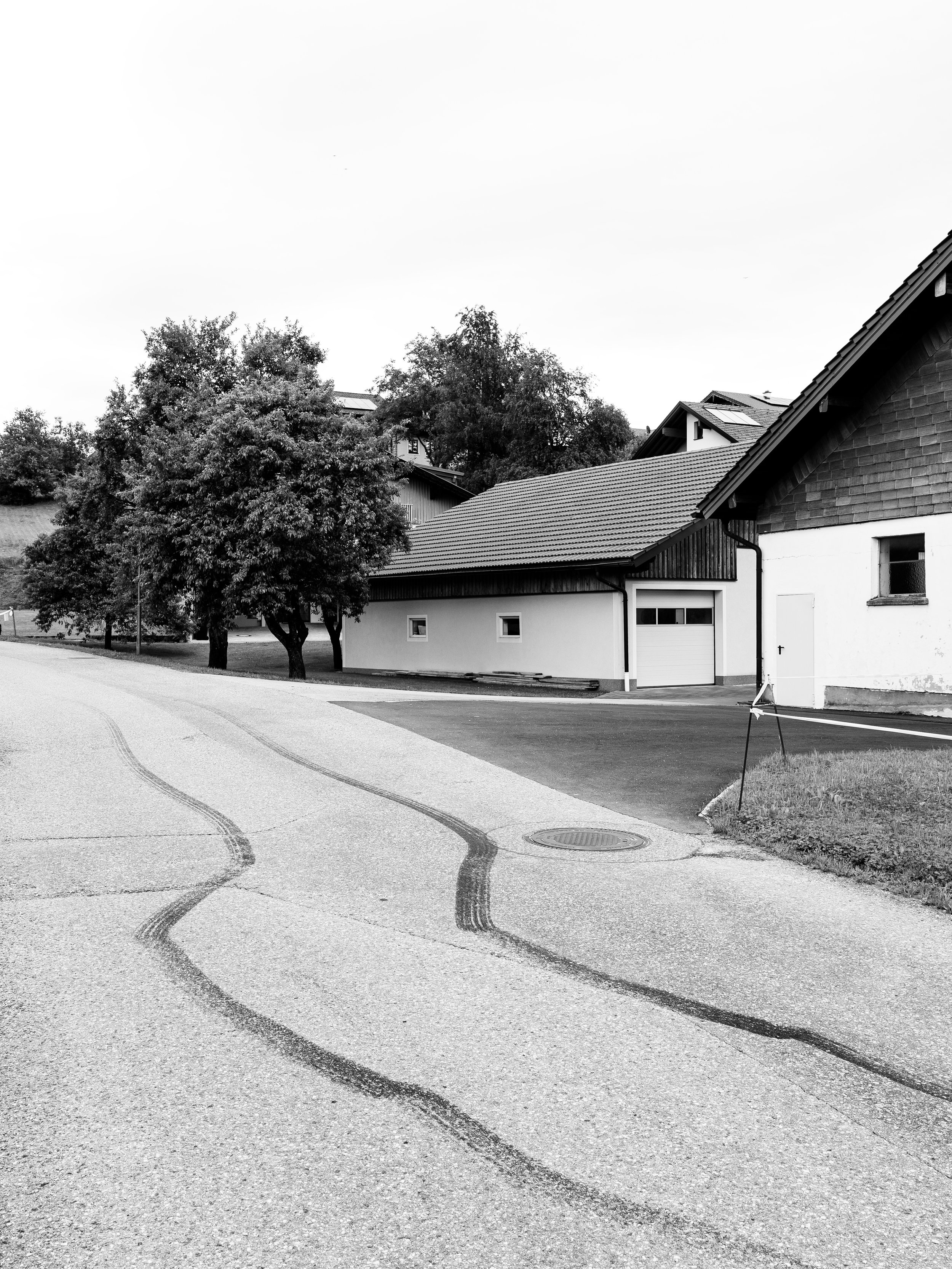 Dirk Obracay ©2026: Vier zeitgenössische Fotografien aus Oberhofen 