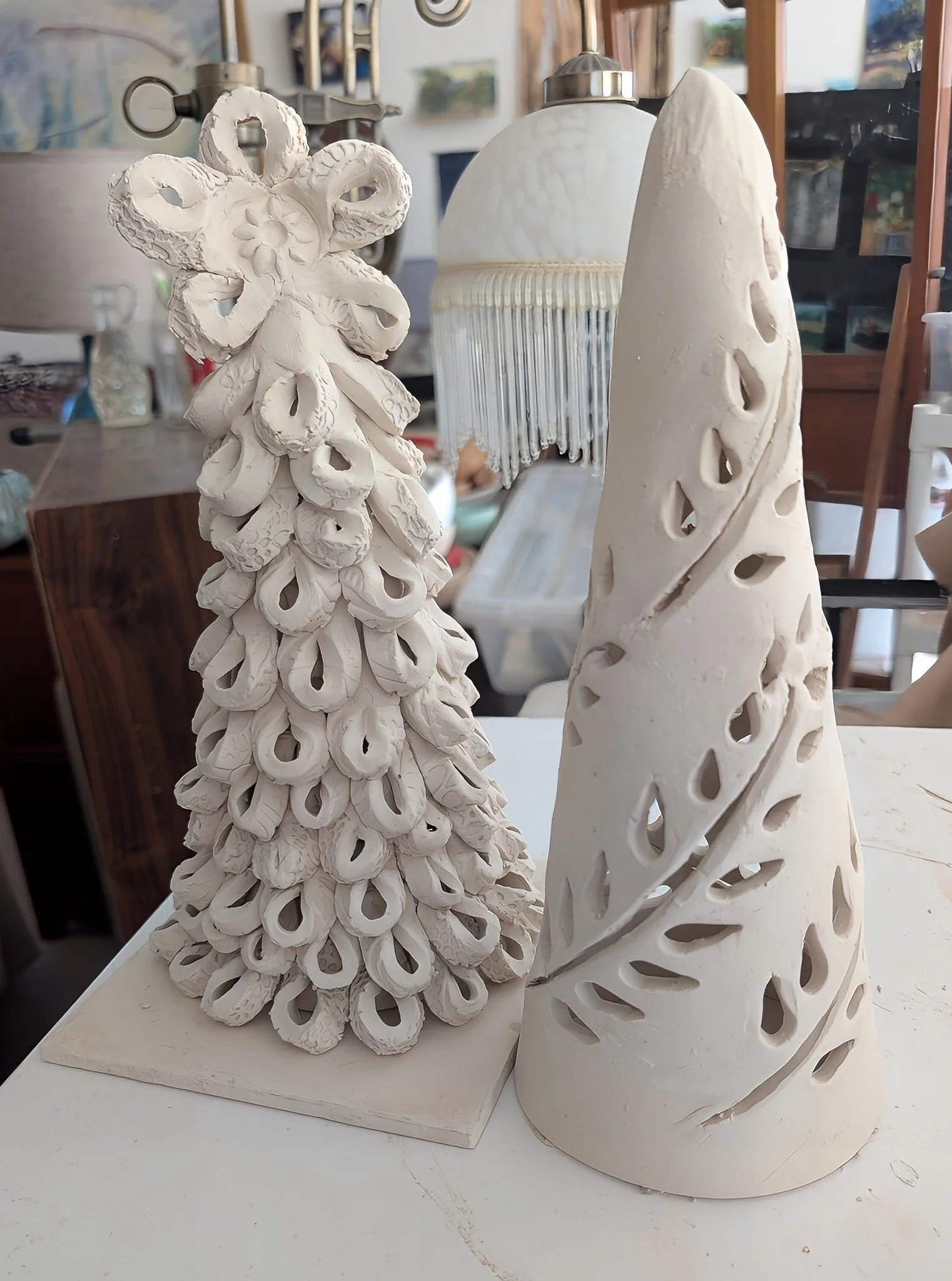 Join us this week and make Christmas trees! 
Yes you can. How do I know? Because I'm a magical freaking unicorn teacher, and I can teach you *anything*🤣🦄
Buchananartgallery.org/clayclub