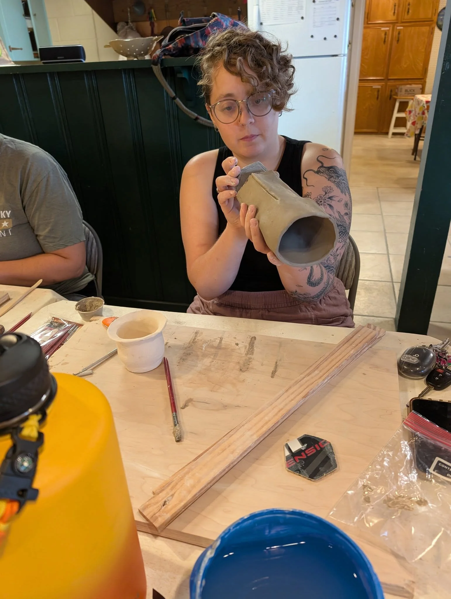 HAPPY INTERNATIONAL ARTISTS DAY to all ClayMates Clay Club members! 

I'm reminding you right now that

⚱️ Yes, you are an artist
⚱️ No, there are no artist police to come and give you a ticket if they find out you're not an artist 
⚱️ I've seen your