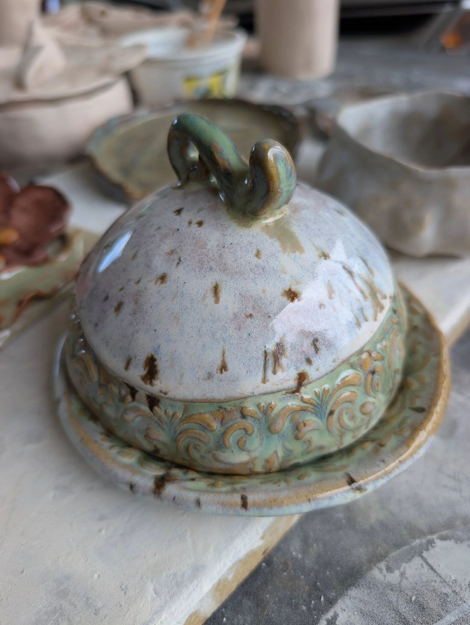 Quick peek at an extra glaze firing I ran last night... Wins all around! So thrilled that I wanted to show them to you right away, so the photos aren't that great--they're still too hot to pick up with bare hands.

What do you think?

P.S. these will