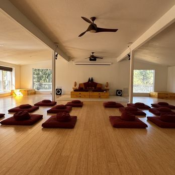 In-person residential retreat: Listen, Heart, Peace: An Insight retreat