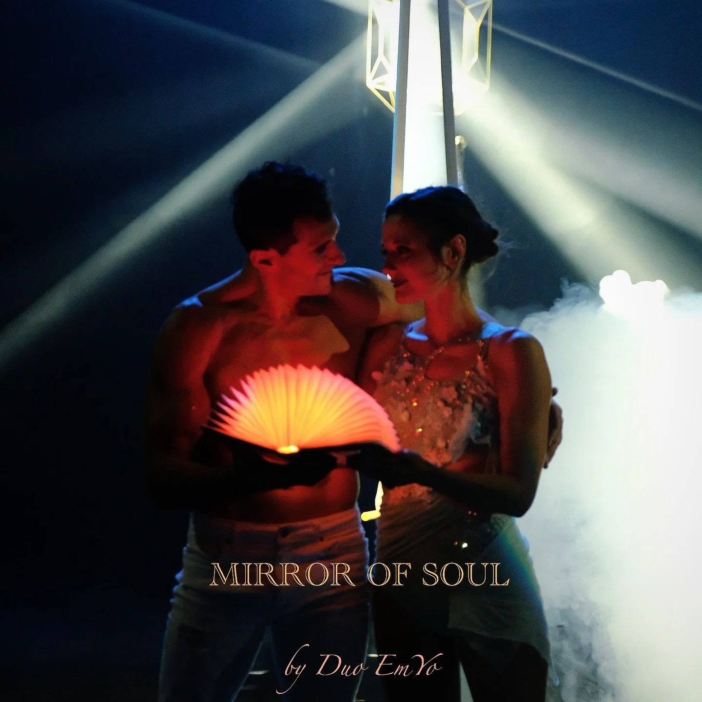 ✨ Mirror of Soul ✨
A 45 minutes duet performance exploring connection, reflection, and emotion. 
Created and performed by EmYo 🪞
• • • •
#artists #duoshow #showduo #artisticshow #aerialist #circus #circuslife #circusgoal
