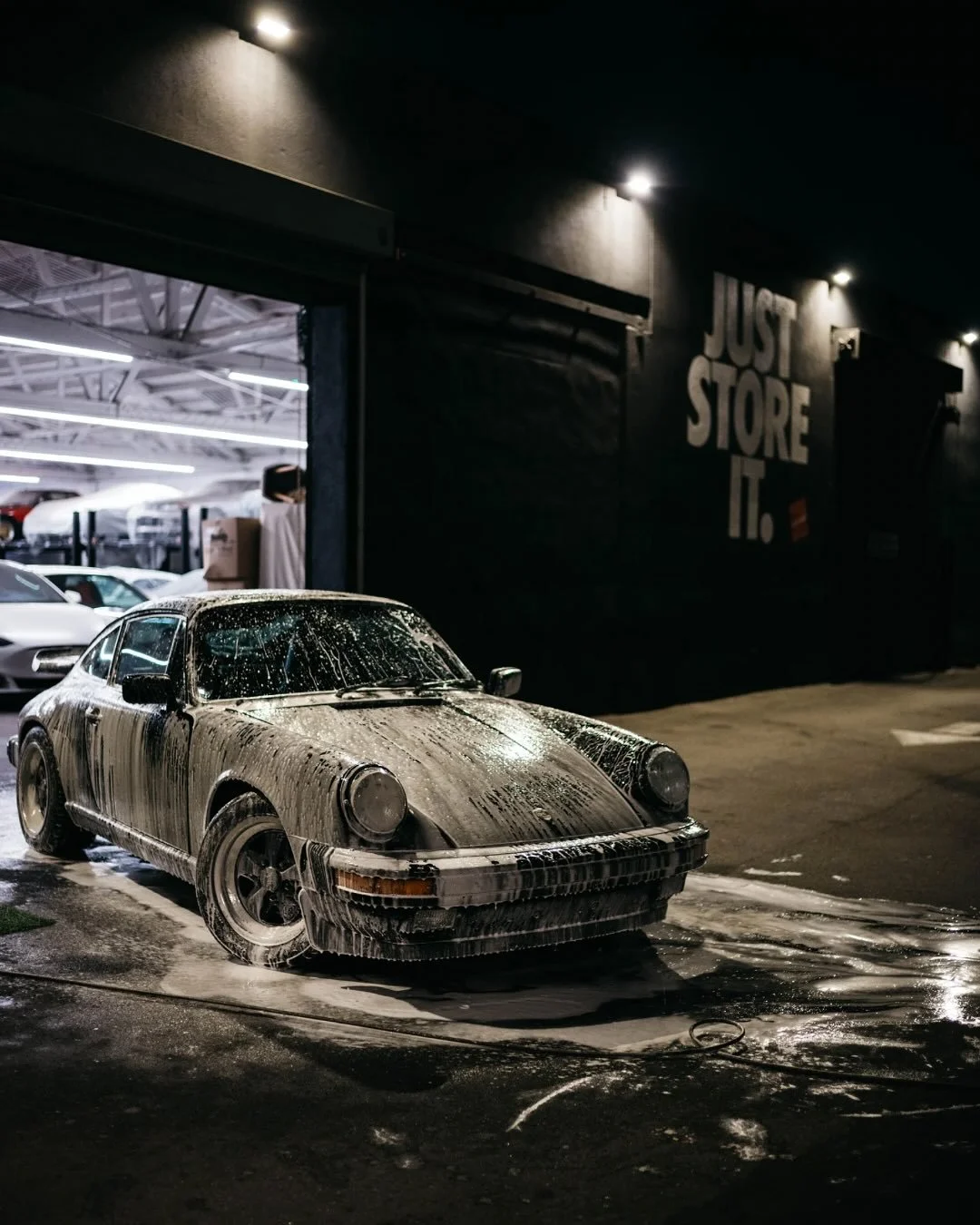 the pursuit of elegance in motion
achromaticdetail 

photo: @jamalnoisette