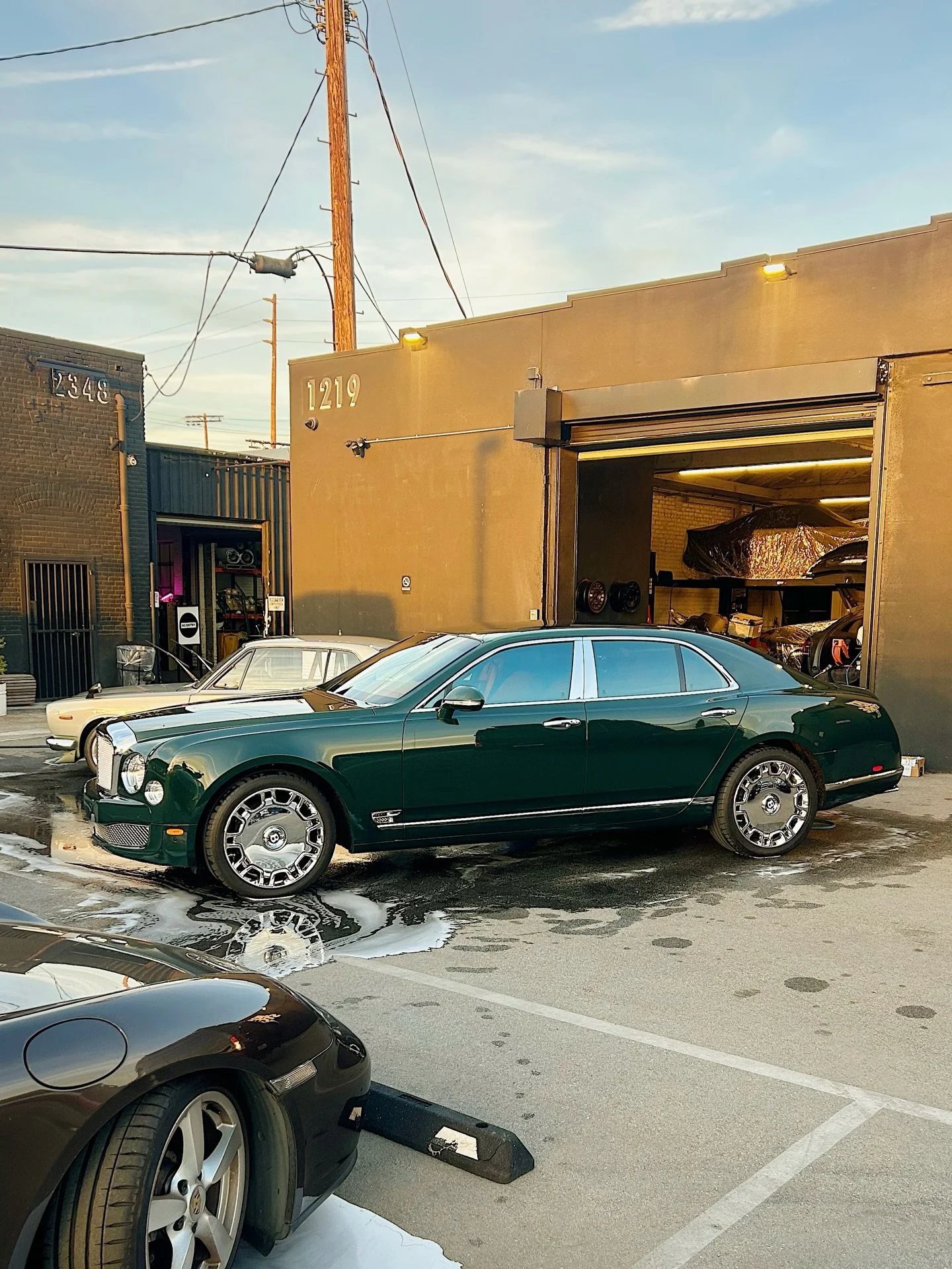big body green boat on the chromes
bentley mulsanne