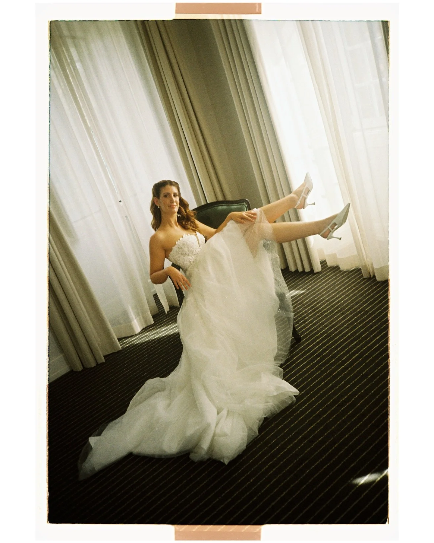 The magic of film ✨

Dress: @rosa_clara 
Bouquet: @epocaflorist 
Venue: @iguariasdotempo 
Hotel: @monterealhotelspa 

#destinationwedding #lisbonwedding #weddingphotographer #lisbonweddingphotographer #35mmfilm