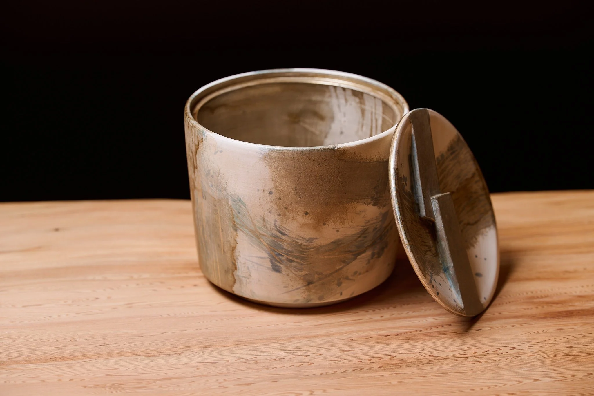 SILVER LACQUER WATER KEEPER “SHIZUKANARI(SERENITY)” lid open.jpg