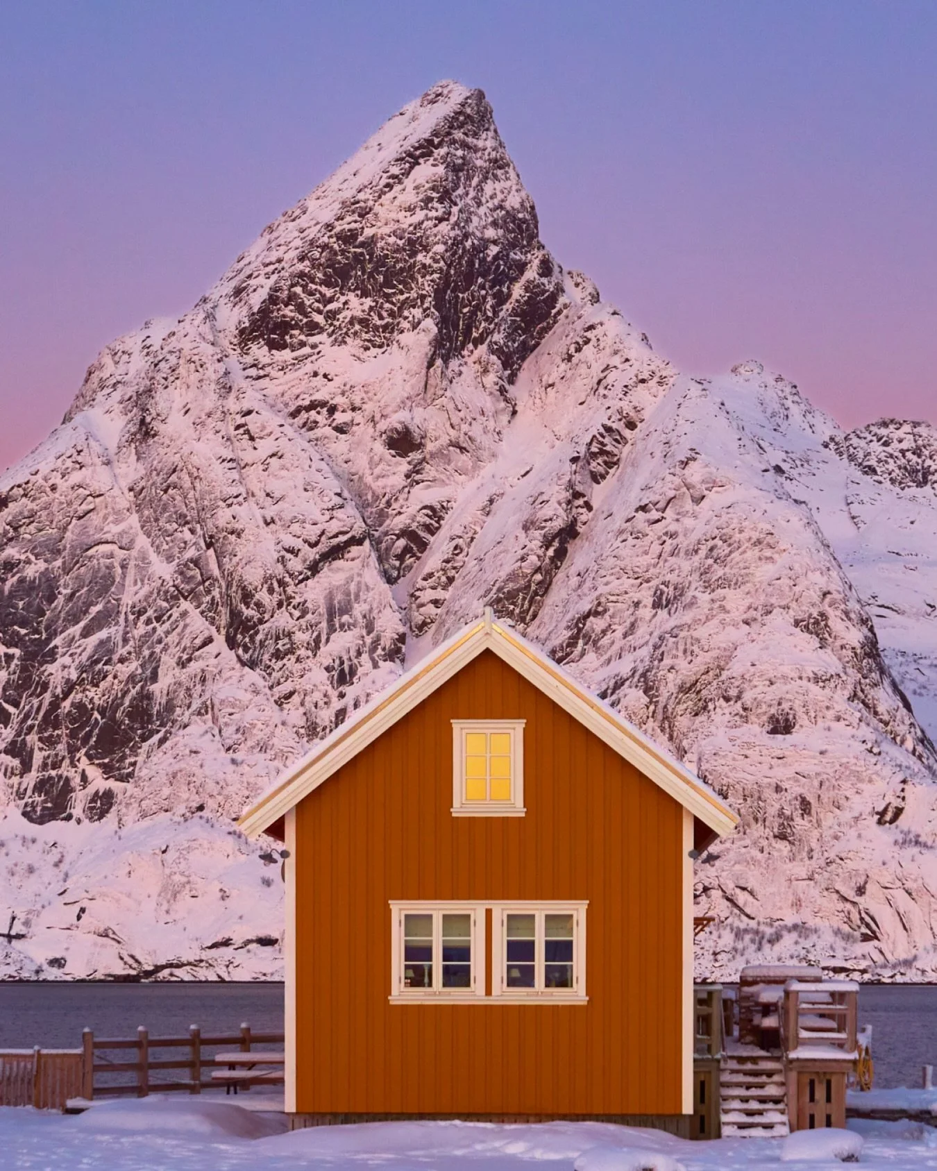 Is this the most iconic house in Lofoten Islands? 😍