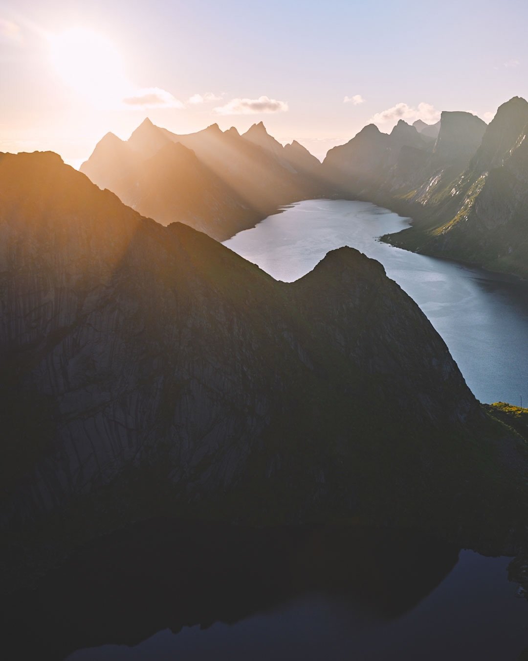 The most iconic view in Lofoten during the Midnight Sun 🌞🏔️🌊