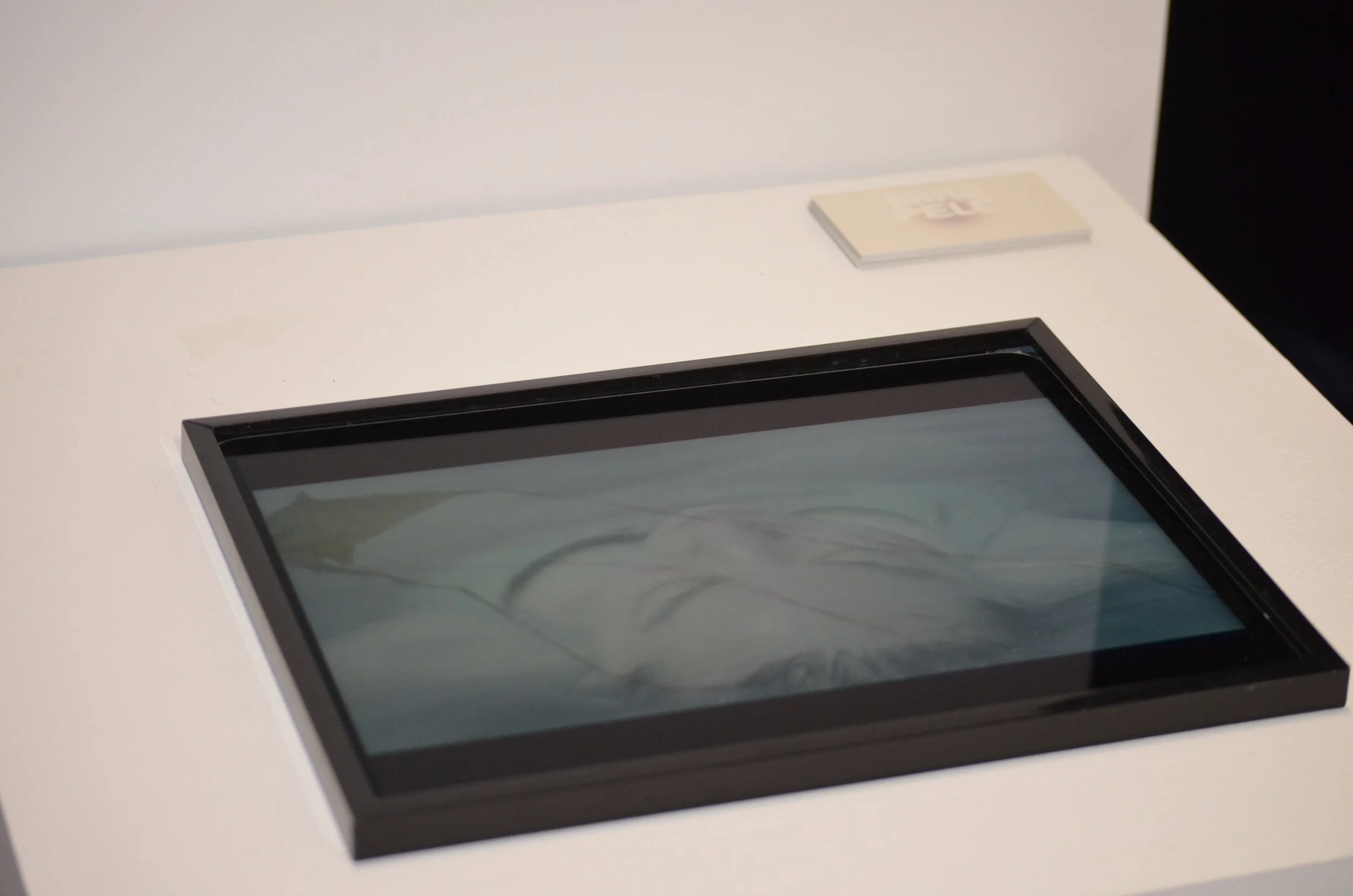 wanna go to the beach? 2026,  Video Installation – Karo Pelc