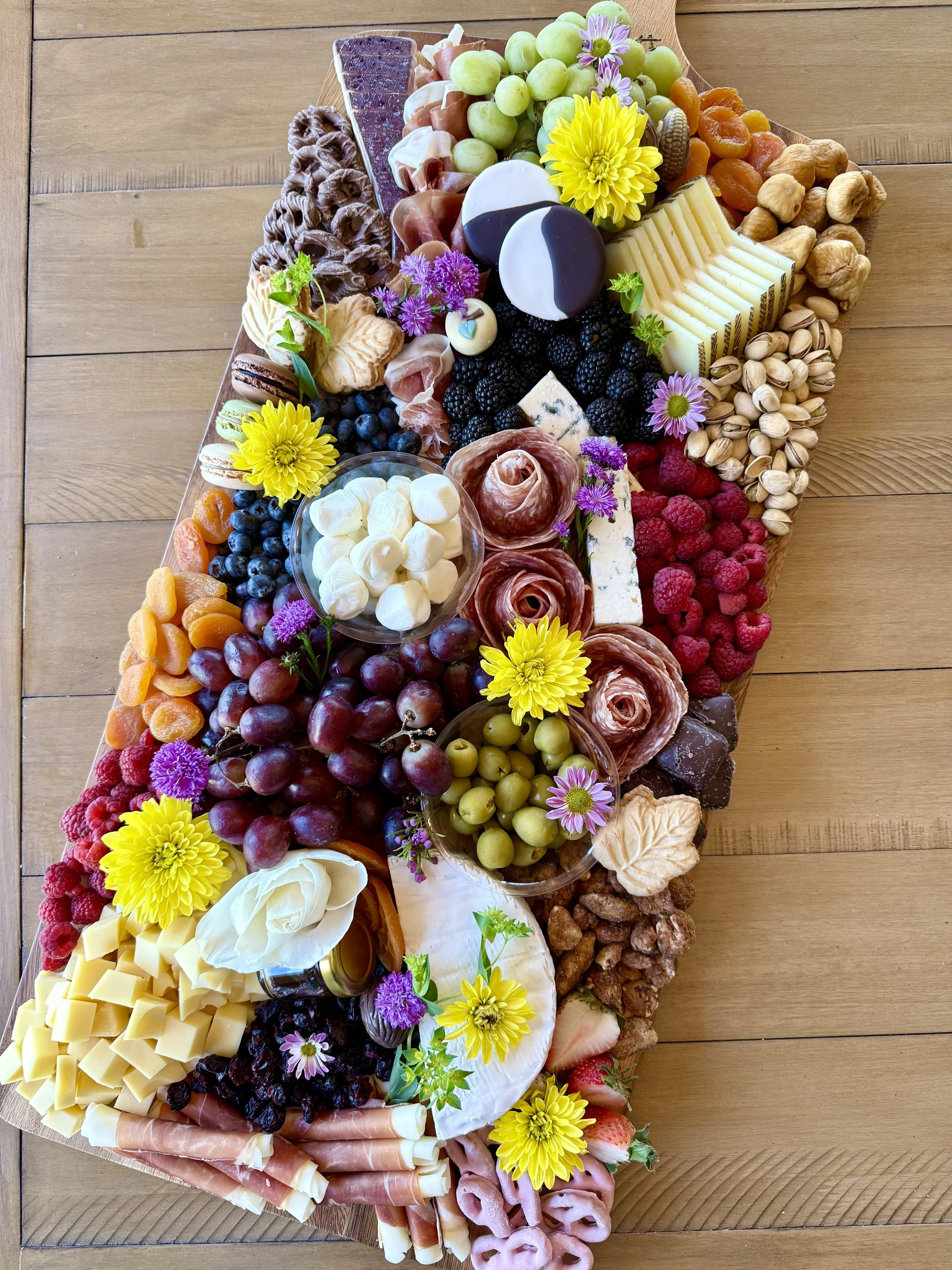 charcuterie-board-nashville-floral-styled.jpeg