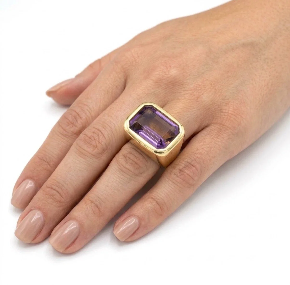 David Webb, Rare 18K Yellow Gold Amethyst Cocktail Ring, Size 5.75