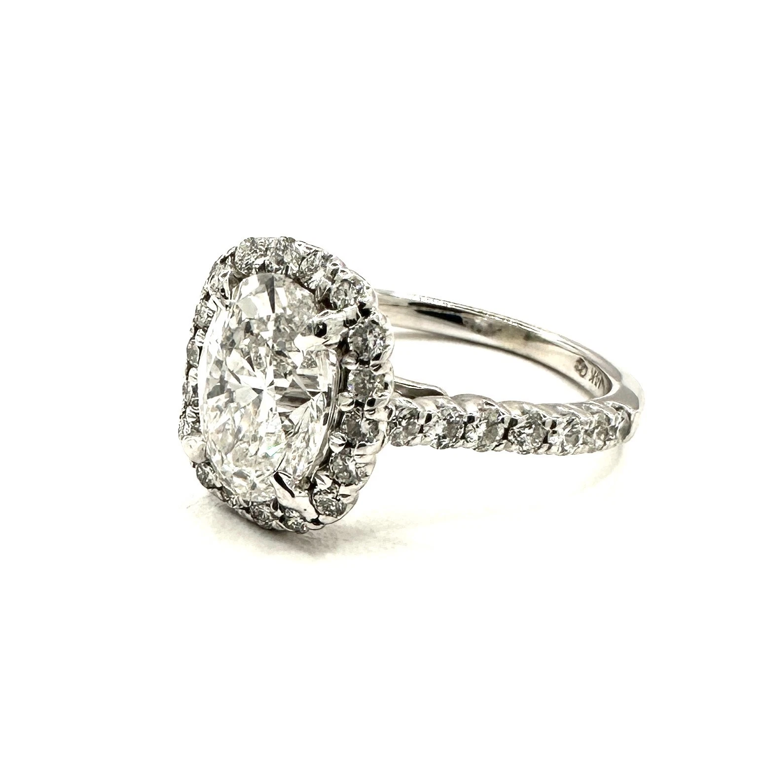 GIA 2.12CT Center Natural E* VVS1 Oval Brilliant cut & 32 Stones 14K Gold Ring