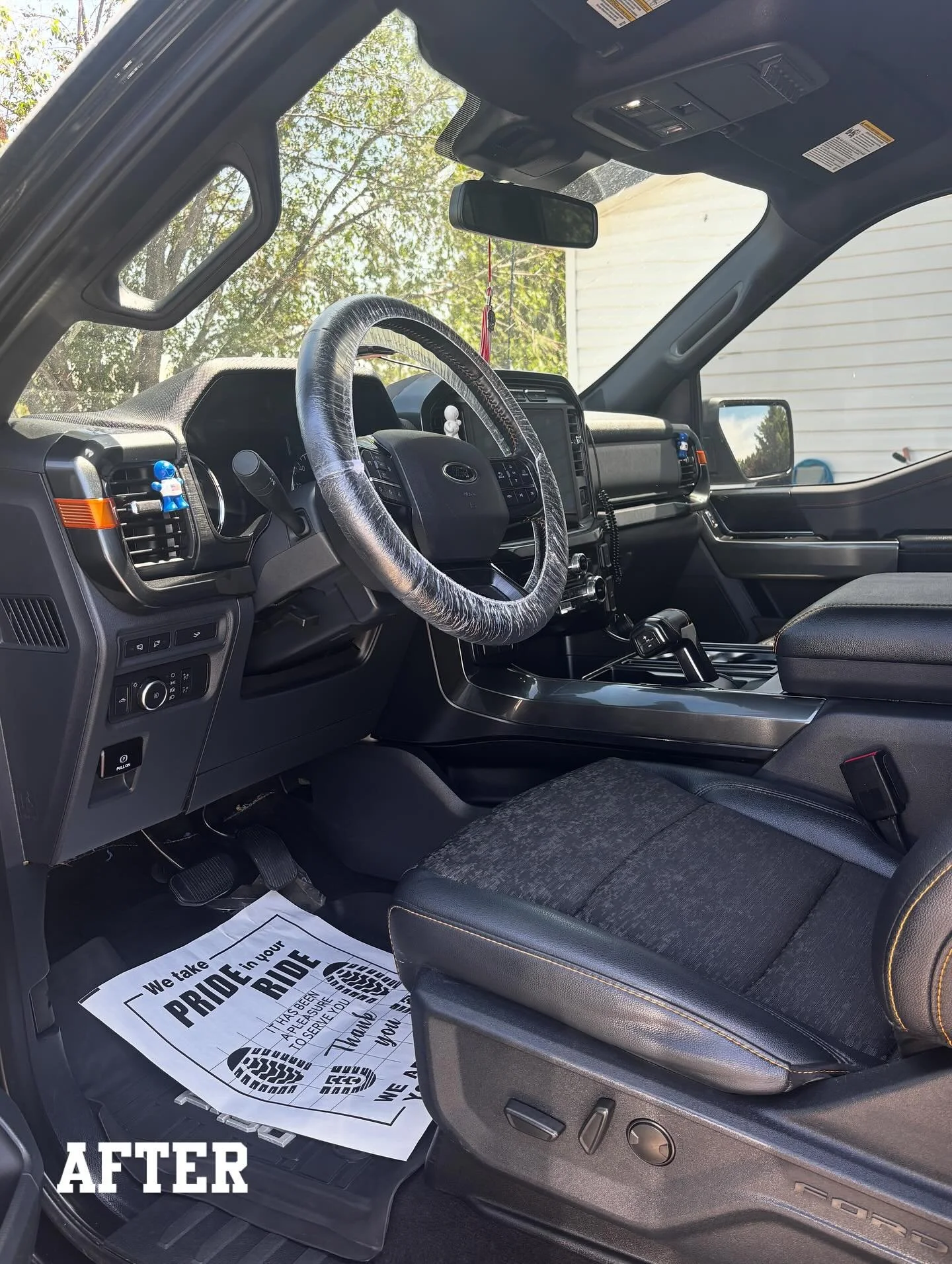 That Ford shine hits different 💪🧼
Another deep detail complete and looking Grade A! From grime to gloss &mdash; we don&rsquo;t miss a spot.
📍Grade A Detail | First Class Service, Grade A Shine✨

#FordDetail #TruckDetailing #FordTruck #CarDetailing