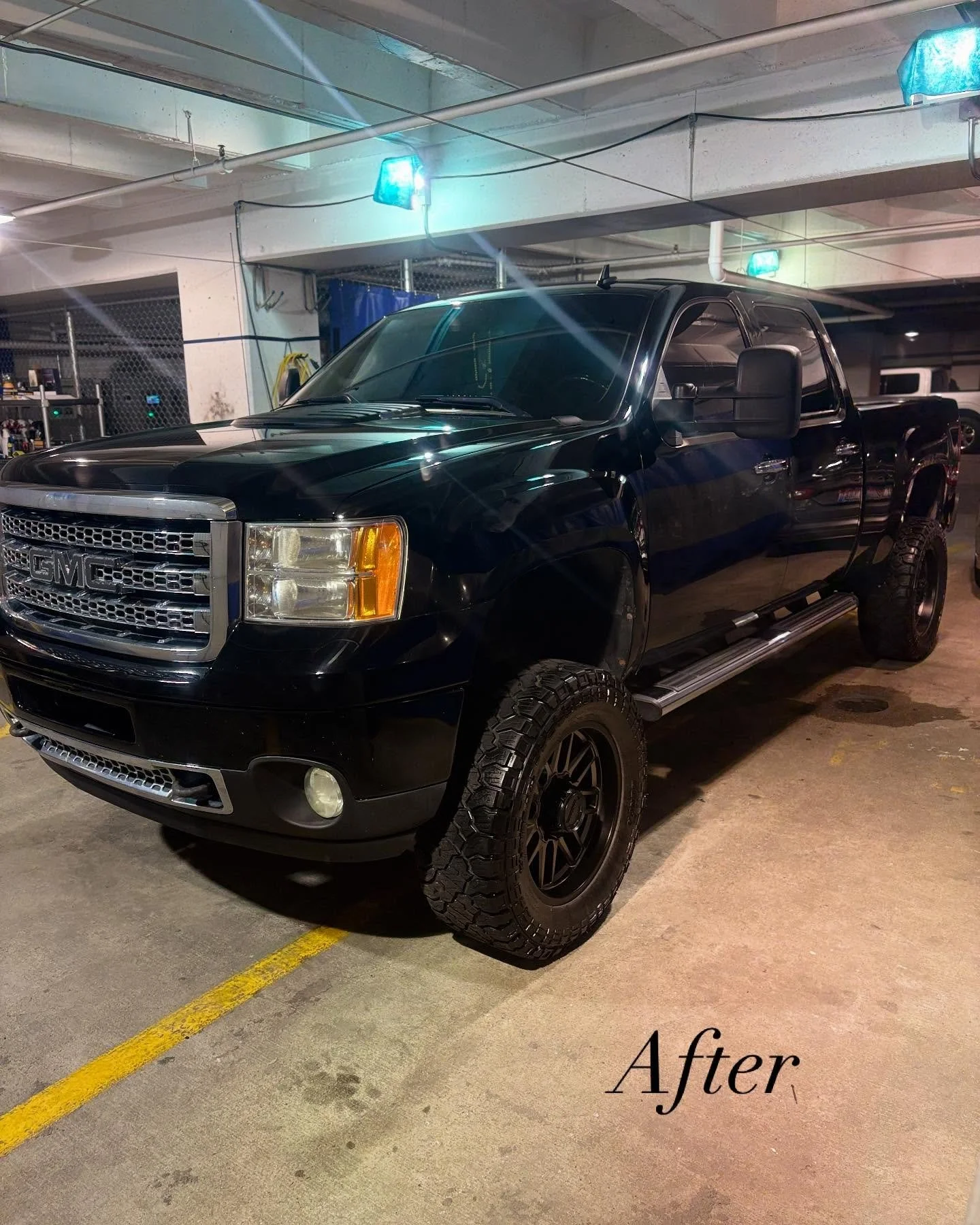 Black vehicles will never miss🤌🏼
Get that mirror finish at Grade A Detail ❗️❗️ 

2-step correction and a headlight restoration to give this truck a showroom finish ✨🔥

#mobiledetailing #mobile #detail #detailing #paintcorrection #headlightrestorat