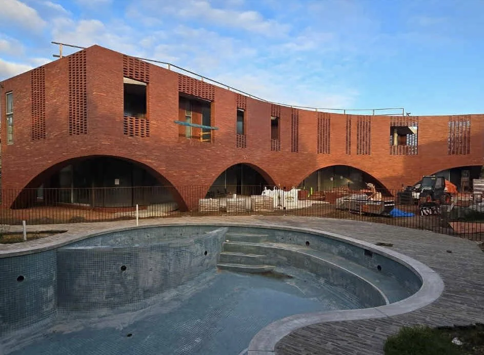 Eco-friendly brick cleaning solution using Green Acid Technology.