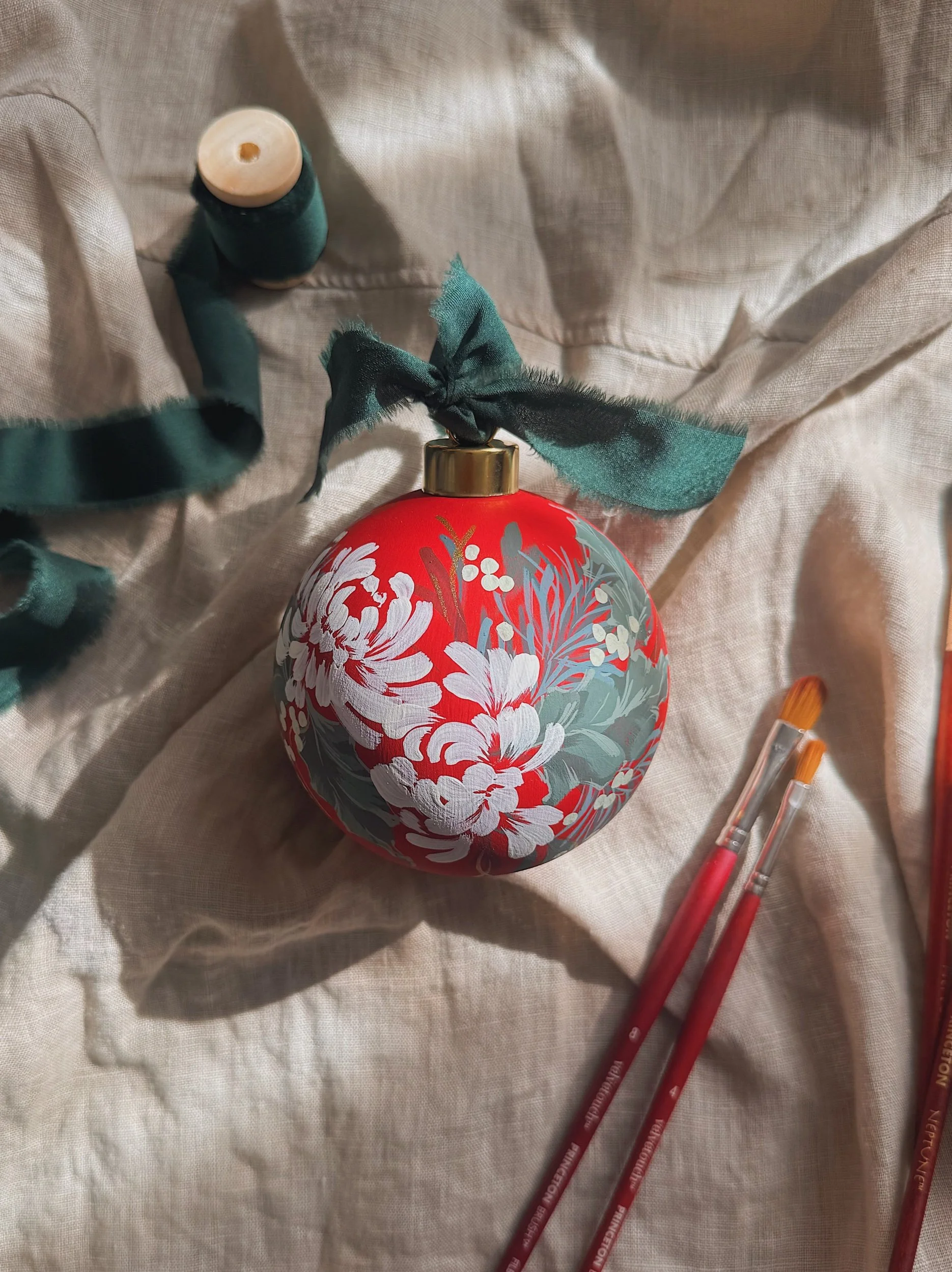 Chrysanthemum + Holly on Red (W)