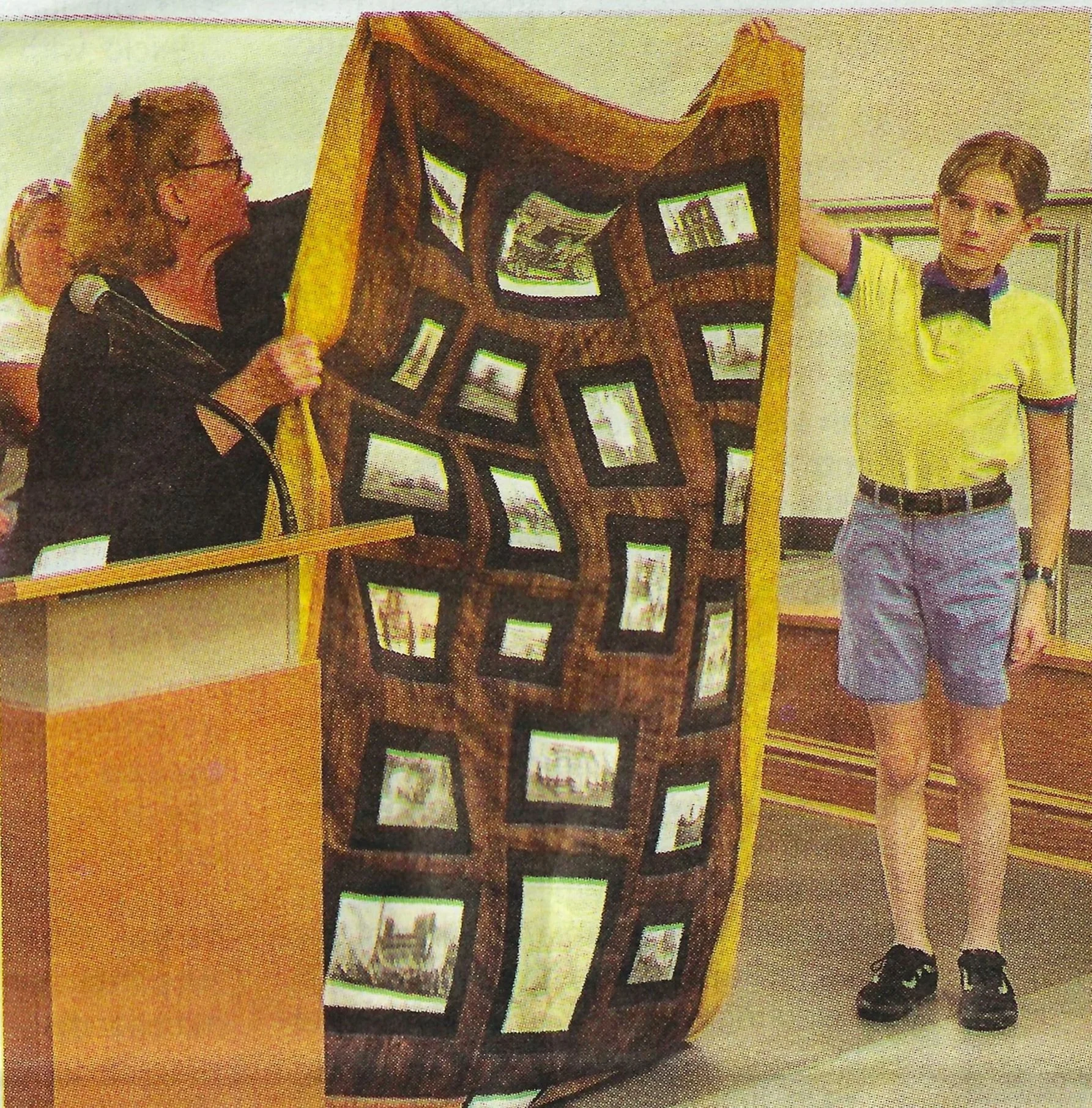 GHS Presents Quilt to City of Glendale