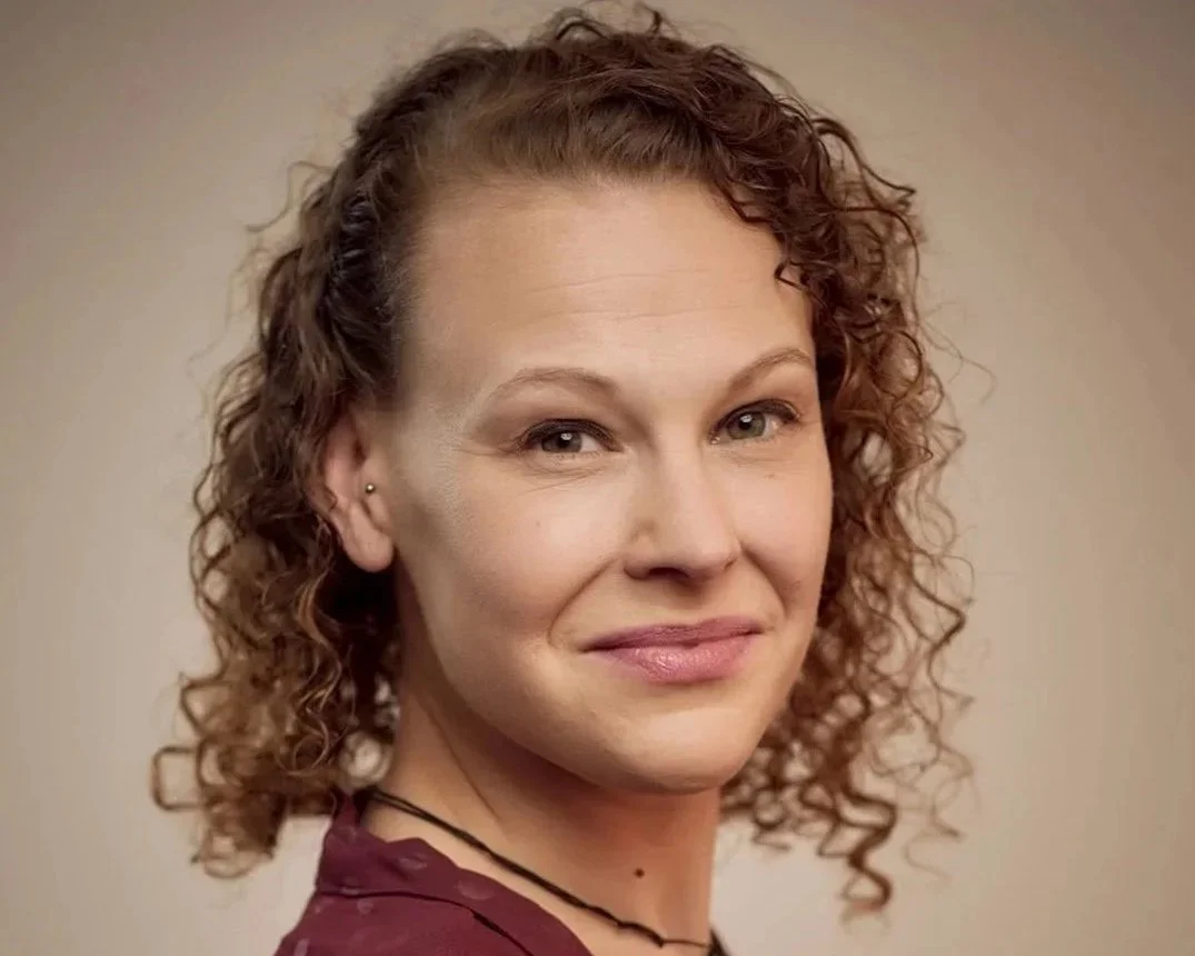 Leoni Sullivan // Administrative & Communications Manager 