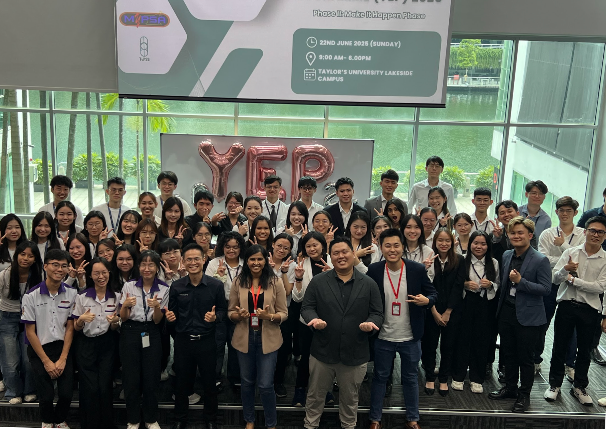 Dr-Khor-Kang-Xiang provide sharing for university
