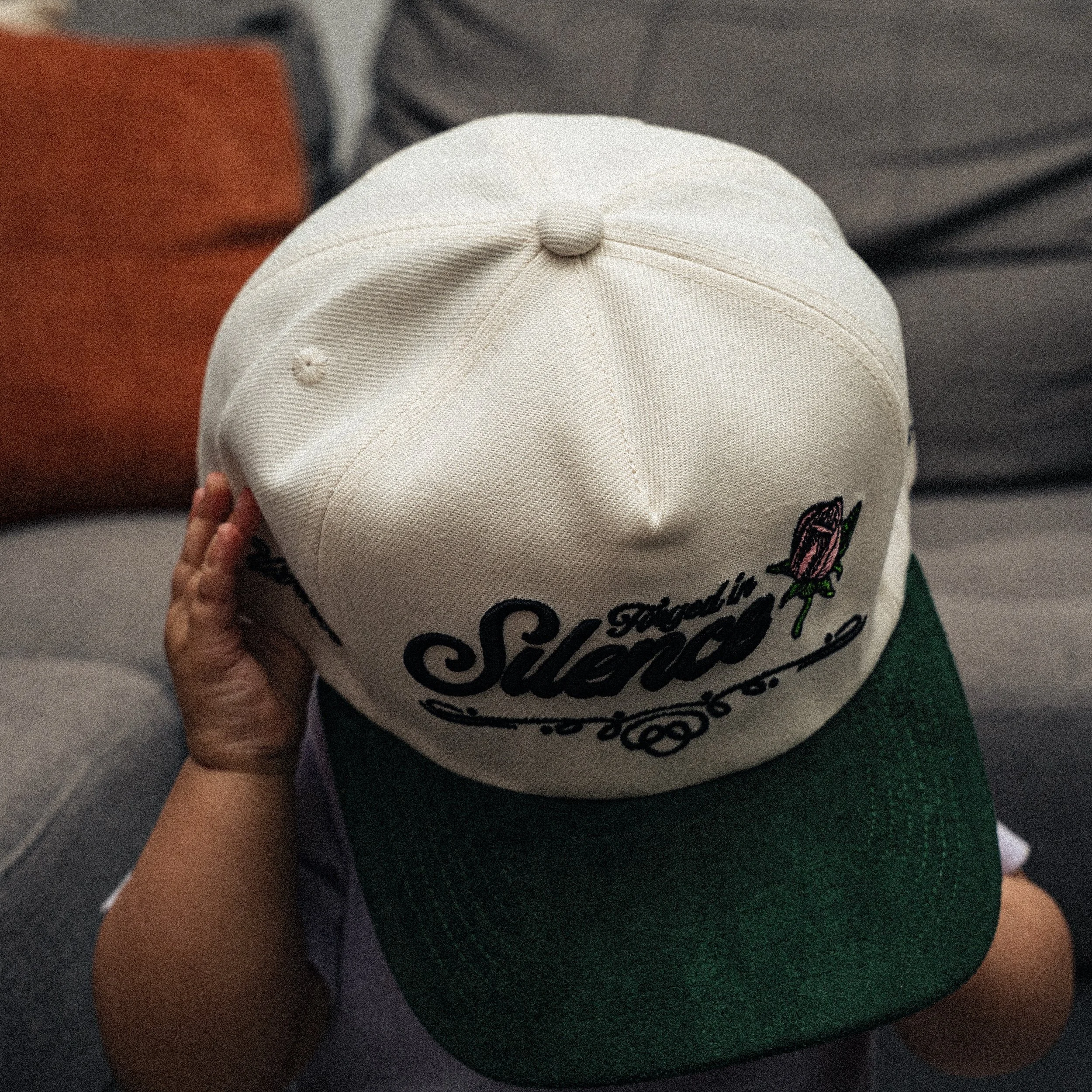 Septiembre.. 2026 🍂

5-Panel Unstructured Cap
Forged in Silence - ACT III

Branding nuevo + restock de los comienzos de este drama. Agradecido con el apoyo al concepto y la marca. Siempre trato de traer algo nuevo y diferente a la mesa. Cada drop es