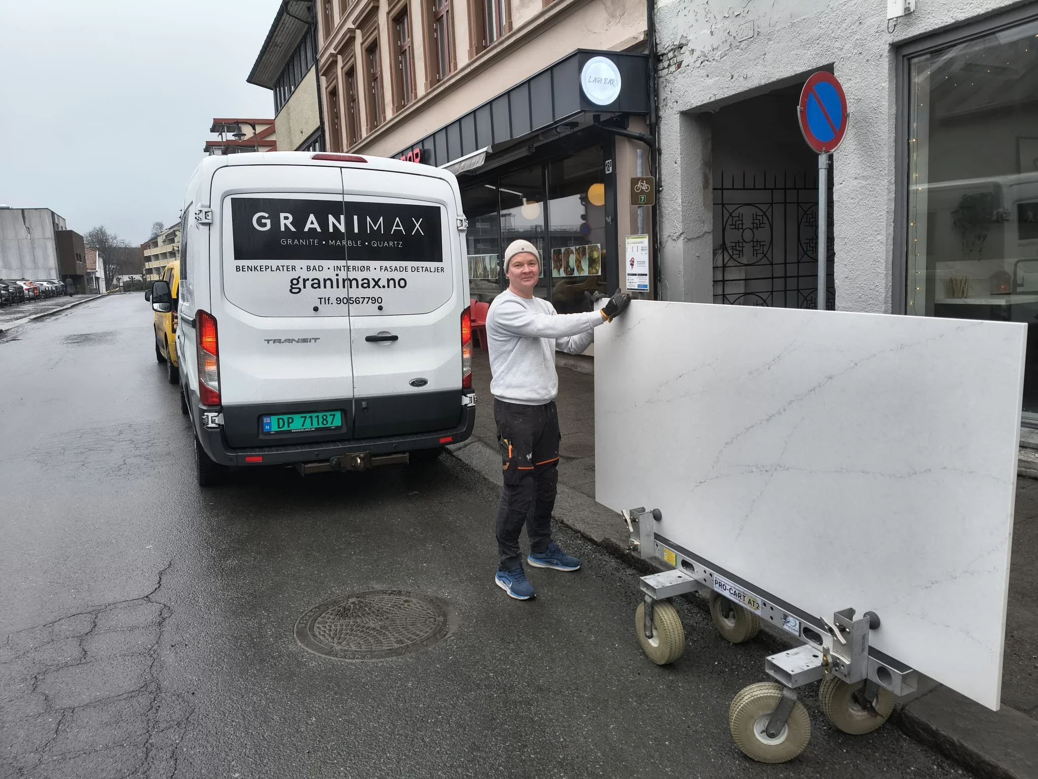 Granimax monterer store steinplater. til kjøkken og bad i Oslo, og på Østlandet