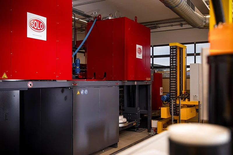 Härtereiofen-Maschine.jpg