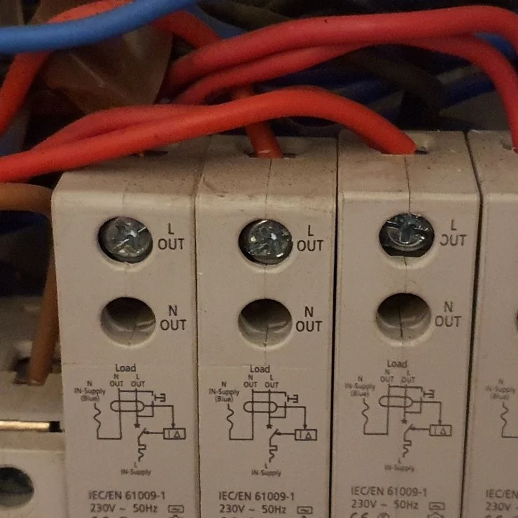 Rcbo installed in consumer unit for protection