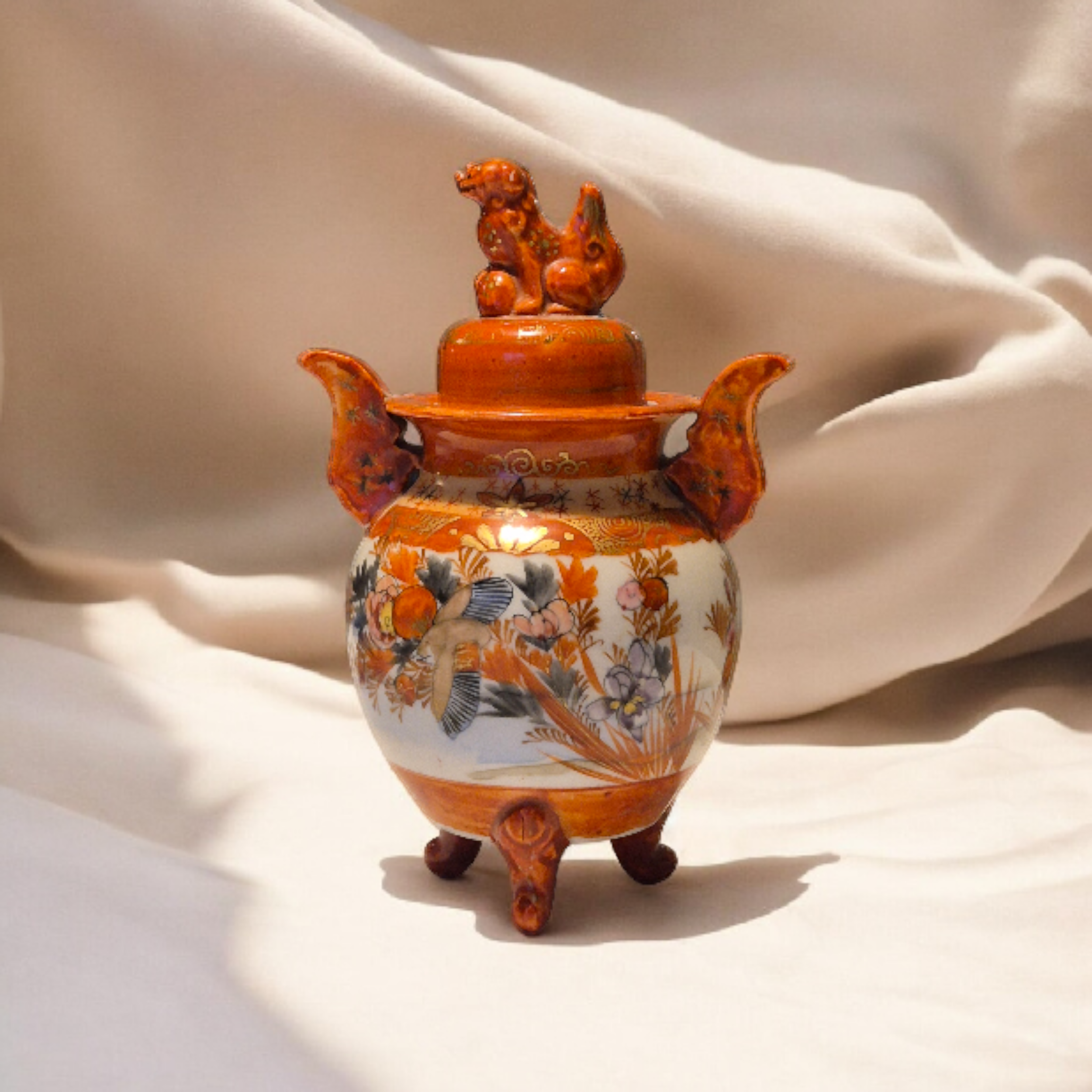 c.1890–1910 - Japanese Meiji Period Kutani - Imari Style Censer-Form Lidded Porcelain Jar – Phoenix Finial