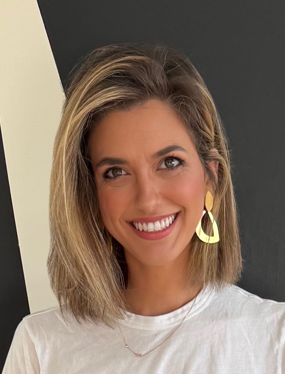 Portrait of Alexis Versandi, Founder of Gin Lane Advisors