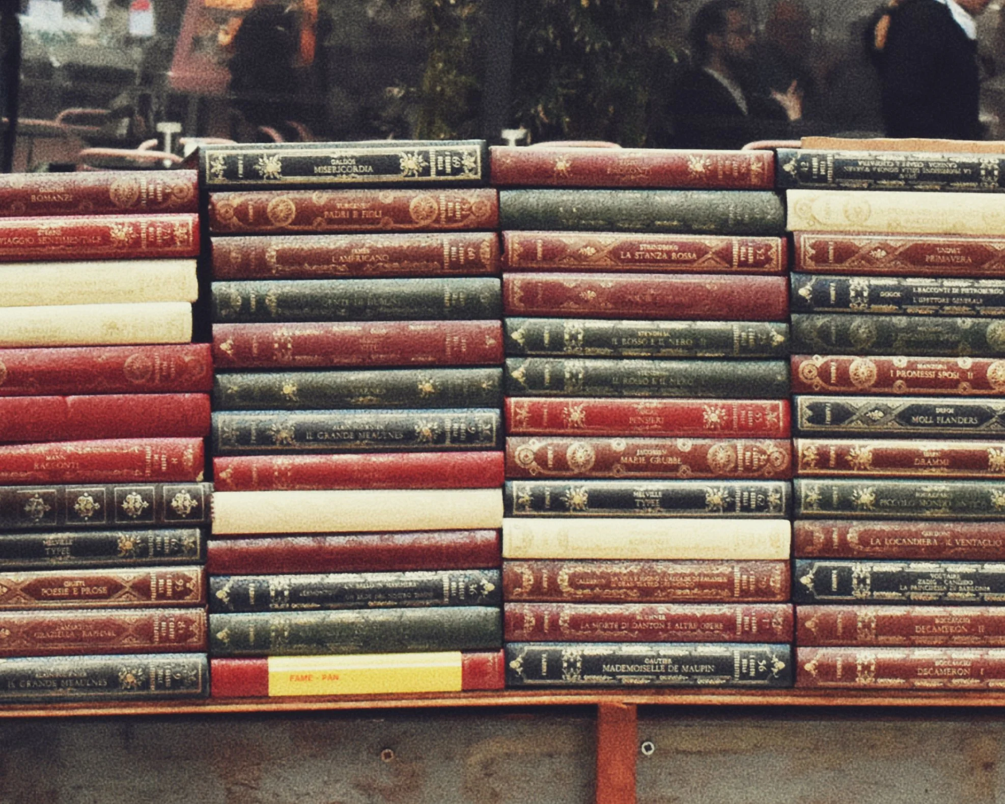 Qu'ran stacked together