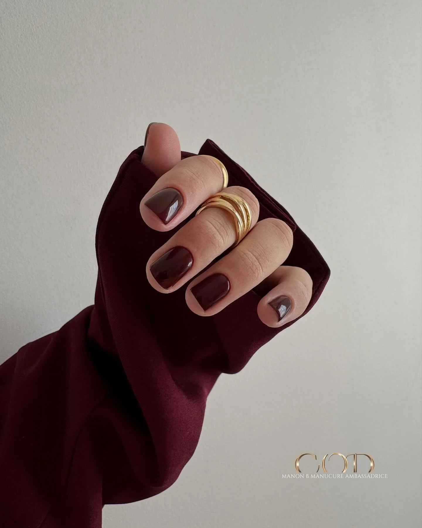 Manucure russe 🍷
Product full @cod_nail_system 
My color dangerous 🍒

#manucurerusse #prothesisteongulaireadomicile #ongles #onglerie #nailsnailsnails #nailred #onglerouge