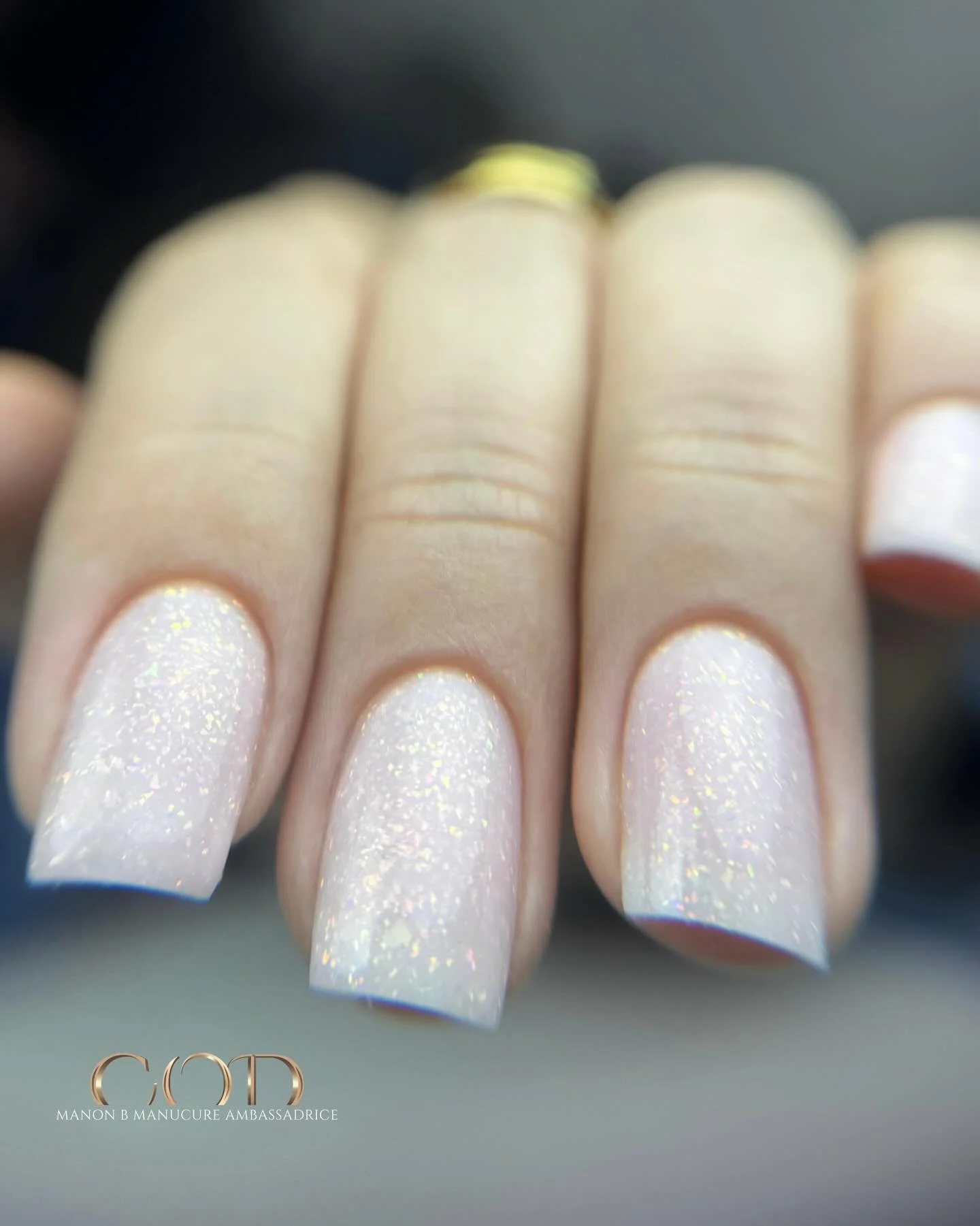 Gainage sur ongle naturel 🤍
PLG shimmer fairy Cover @cod_nail_system 

-15% avec le code MANONBCOD20/ 🏷️

#manucurerusse #nailsnailsnails #renfortnails #gainageonglesnaturels #codnailsystem