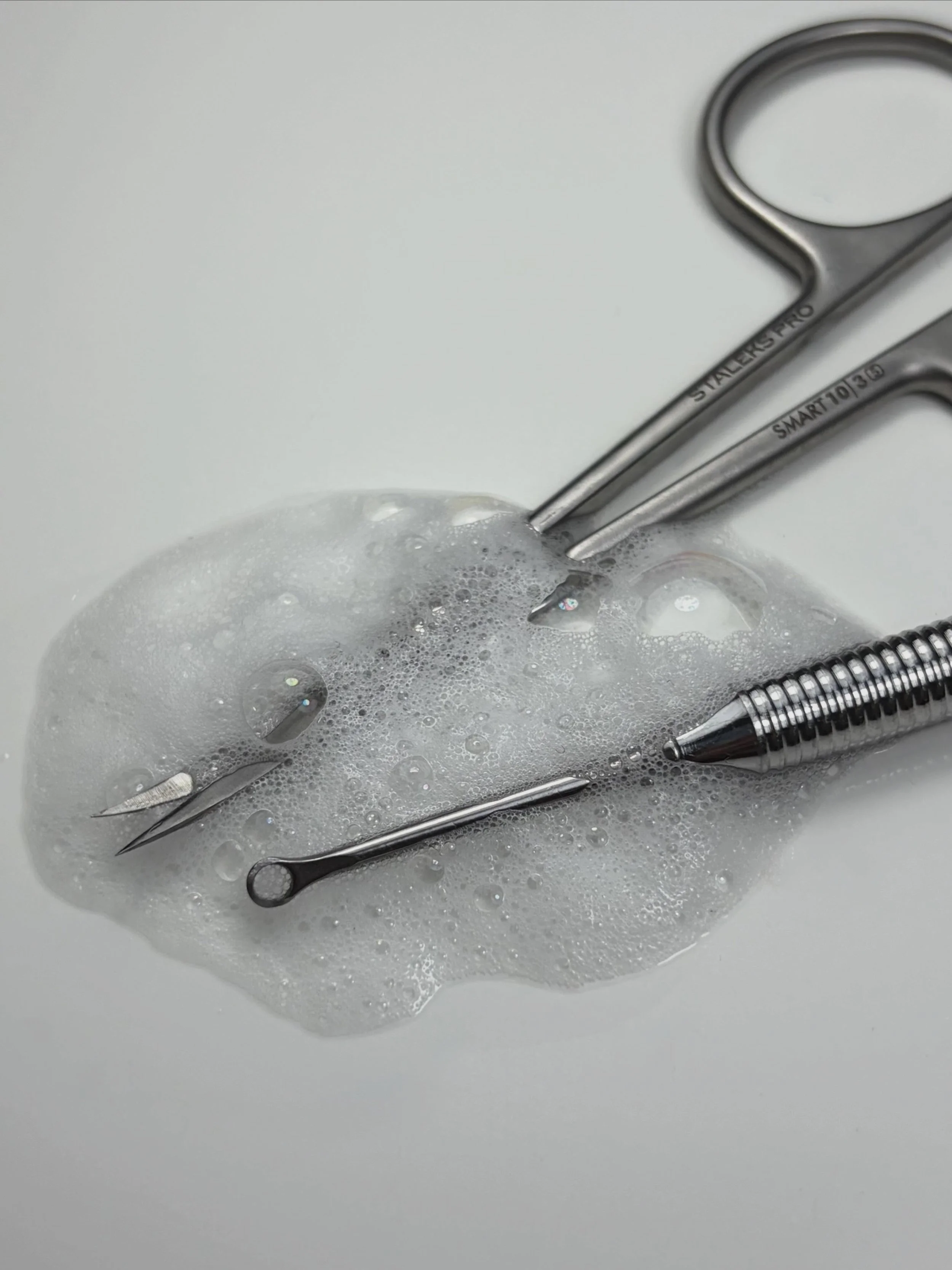 L&rsquo;hygi&egrave;ne chez Manon B Manucure est une priorit&eacute;.

Chaque outil est soigneusement d&eacute;sinfect&eacute; et st&eacute;rilis&eacute; entre chaque cliente, pour vous garantir une prestation r&eacute;alis&eacute;e dans les meilleur