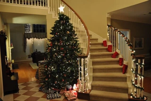 Kaila Lindsey Rumeser childhood home decorated for Christmas
