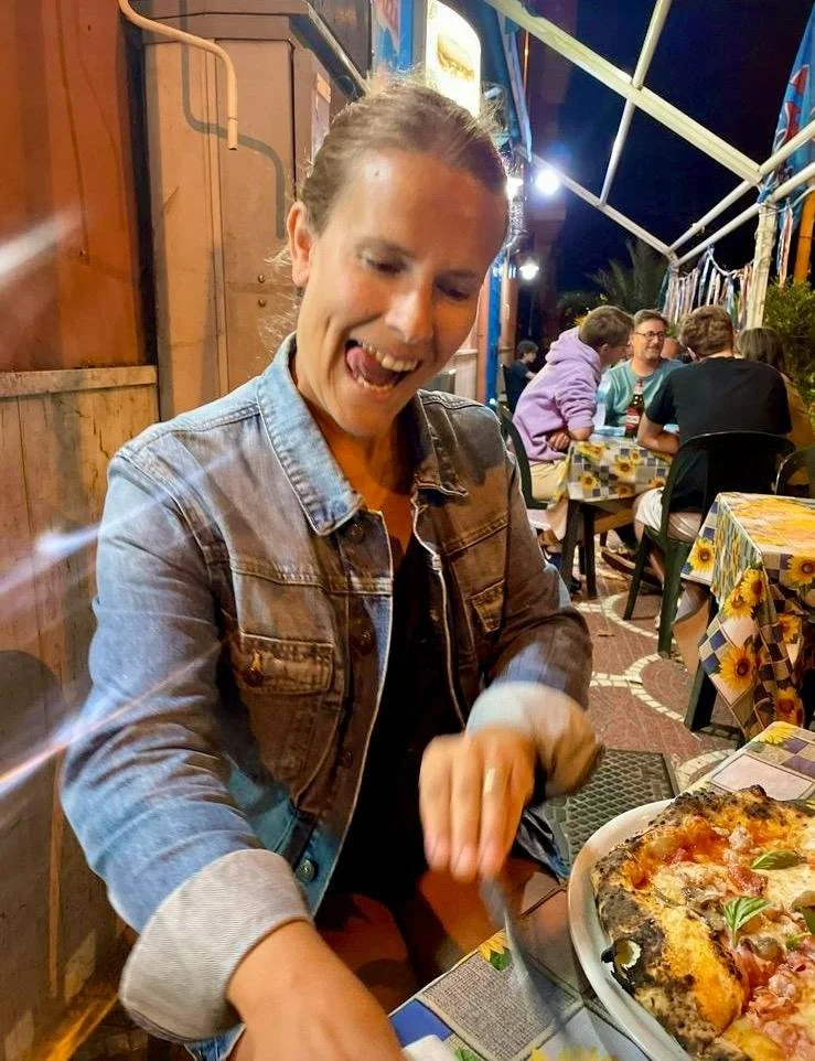 Best pizza in Pompei photographed by Get In My Belly