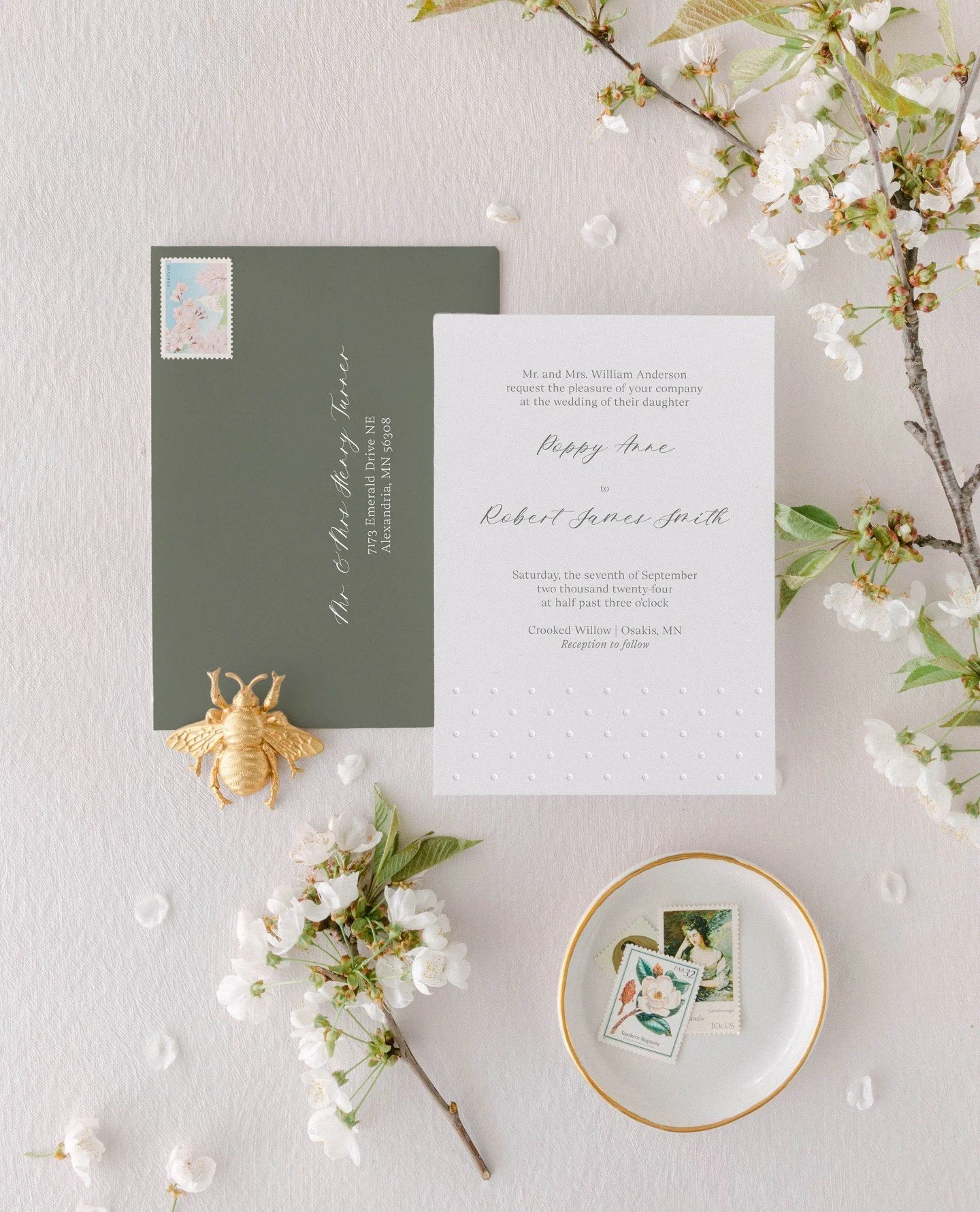 One of my favorite little details from the Poppy Collection is the Swiss-dot embossing: tiny raised dots that add texture and a soft, vintage feel to the paper.⁠
⁠
It&rsquo;s subtle, but when you run your fingers across the card, you can feel the cra