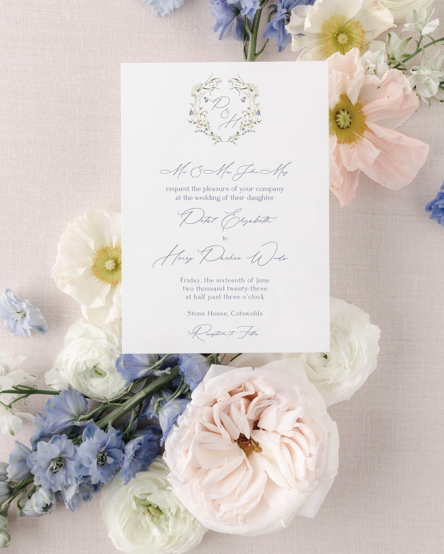 One of the details I care about most? Paper.⁠
⁠
Every suite at Daydream Paper Studio begins with a classic single-ply cardstock: smooth, refined, and timeless. It&rsquo;s the same beautiful paper we use for our greeting cards. ⁠
⁠
But for couples who