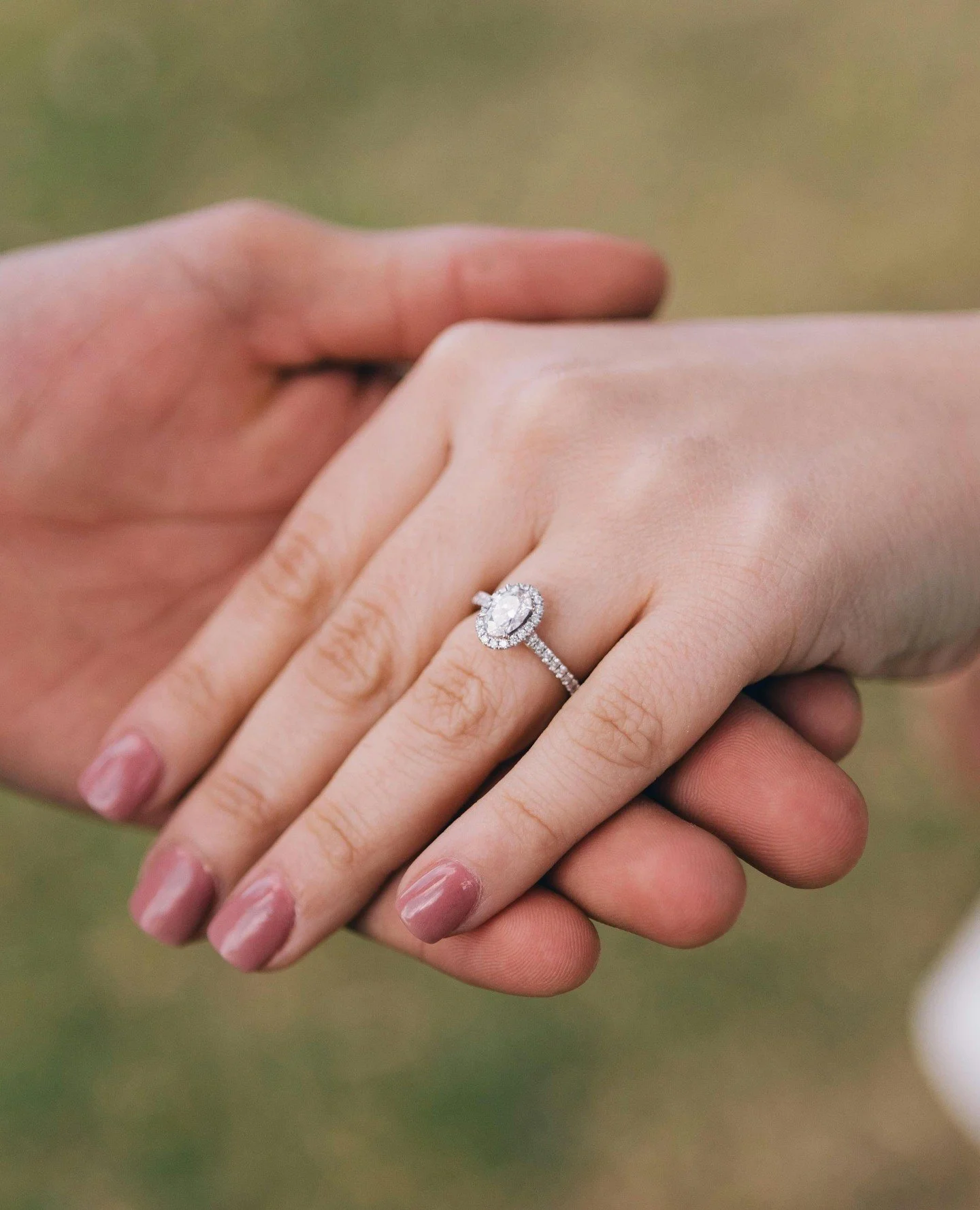 Recently engaged? 🤍⁠
⁠
If you&rsquo;re at the very beginning of wedding planning and wondering where to even start with invitations, you&rsquo;re not alone.⁠
⁠
We&rsquo;ve created a complimentary guide that walks you through:�⁠
&ndash; what you actu