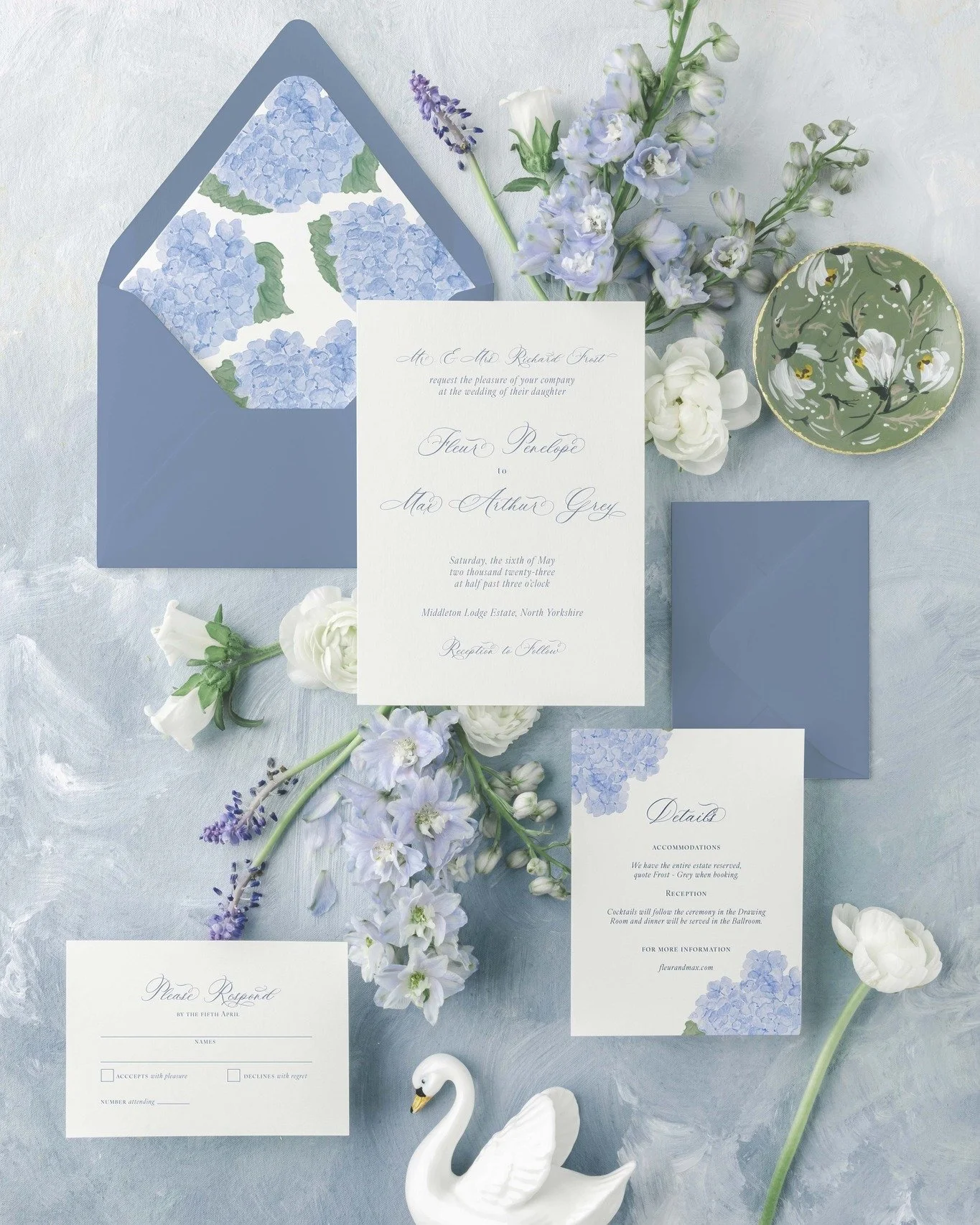 Meet the Collection &mdash; Fleur 🌿

The Fleur Collection is inspired by English garden borders and the quiet order found in nature &mdash; hydrangeas in bloom, balanced composition, and details chosen with care.

Watercolor florals frame the invita