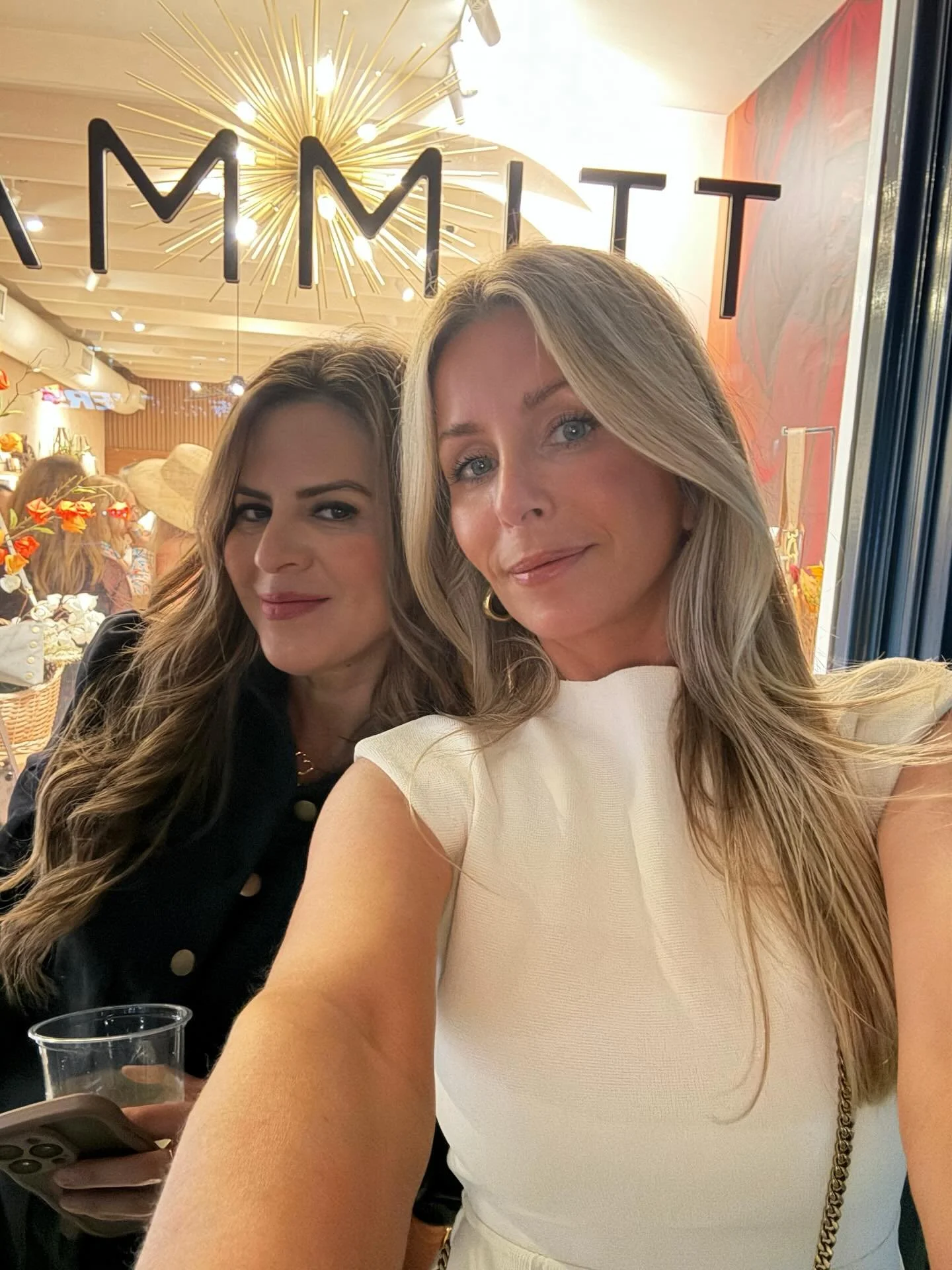 Such a great evening with amazing people to help raise awareness and support for breast cancer and research for the  greatest cause. We donated lip balms tonight because we believe in this charity and want to help all women feel their best💕💕💕