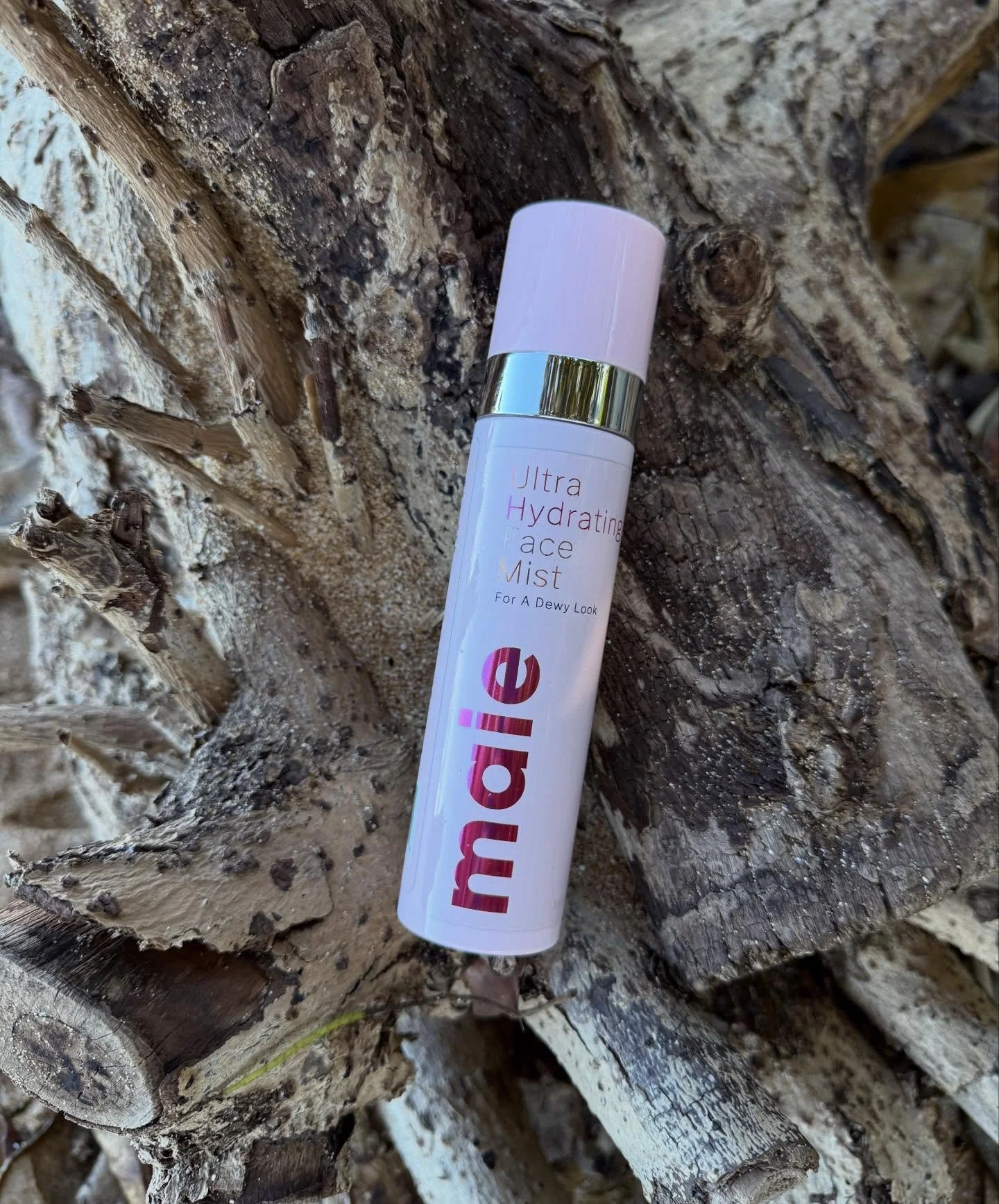 A refresher of this algae packed mist will take you right back to vacation time. Hydrate your skin on the go with the Ultra Hydrating Face Mist. Shop our website for quick shipping direct to your doorstep.
